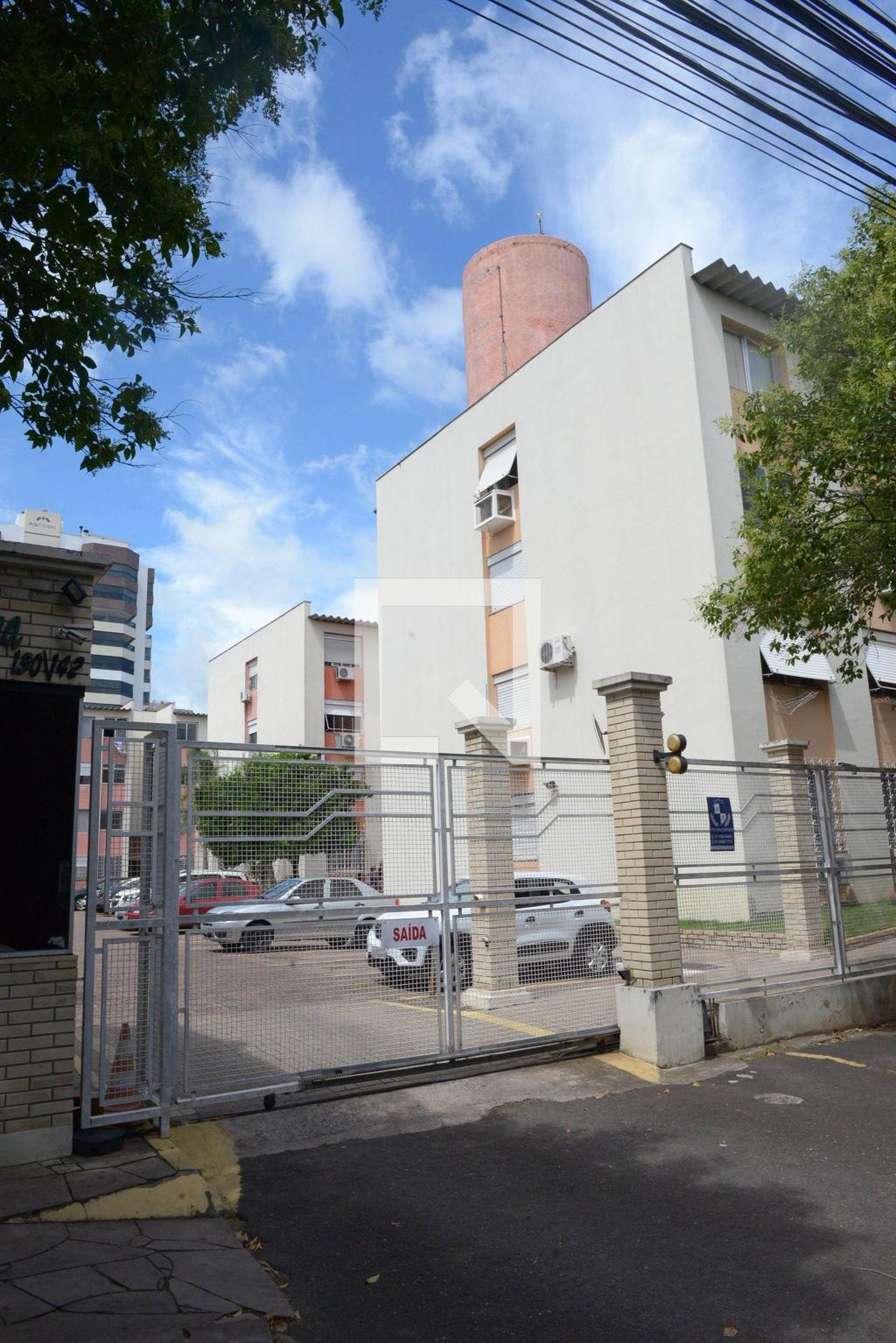 Fachada Condomínio em Rua Mathias Velho, 130