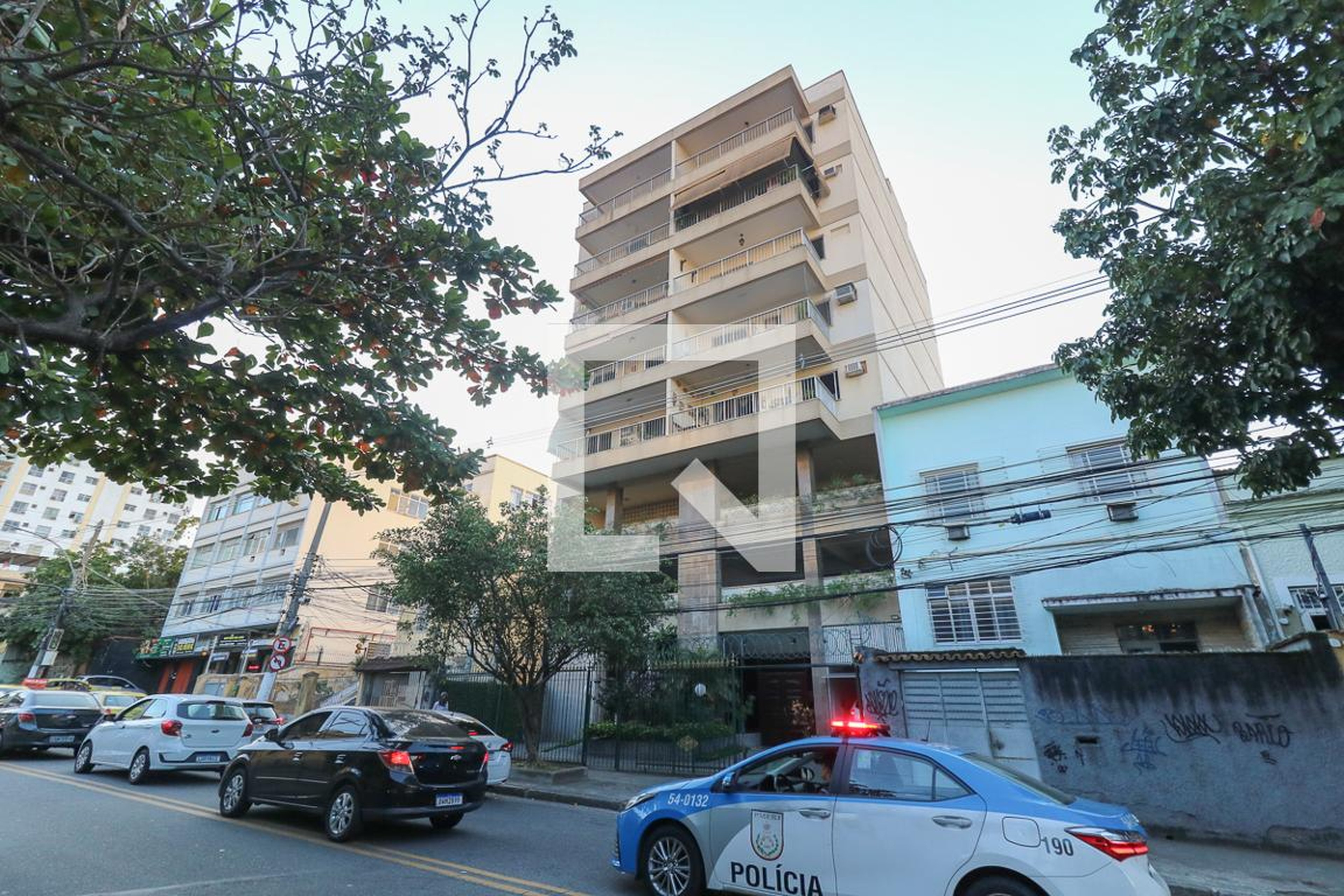 Fachada Condomínio em Rua Lins de Vasconcelos, 288