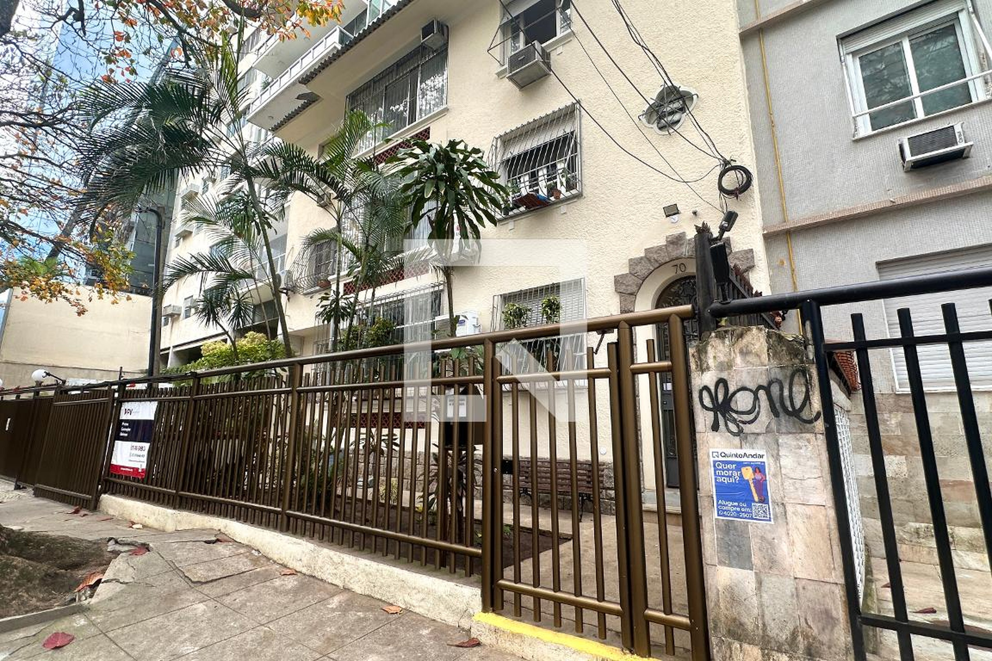 Fachada Condomínio em Avenida Afrânio de Melo Franco, 70