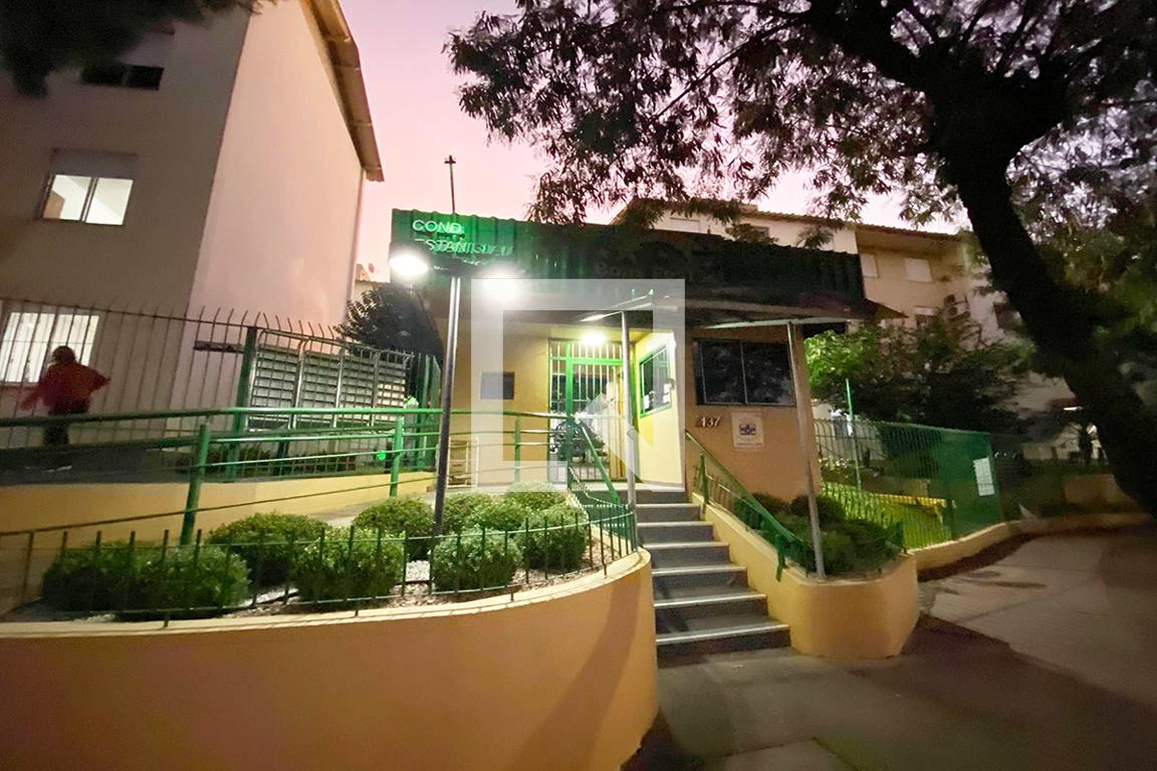 Fachada do Condomínio Condomínio em Rua João Nunes da Silva, 63