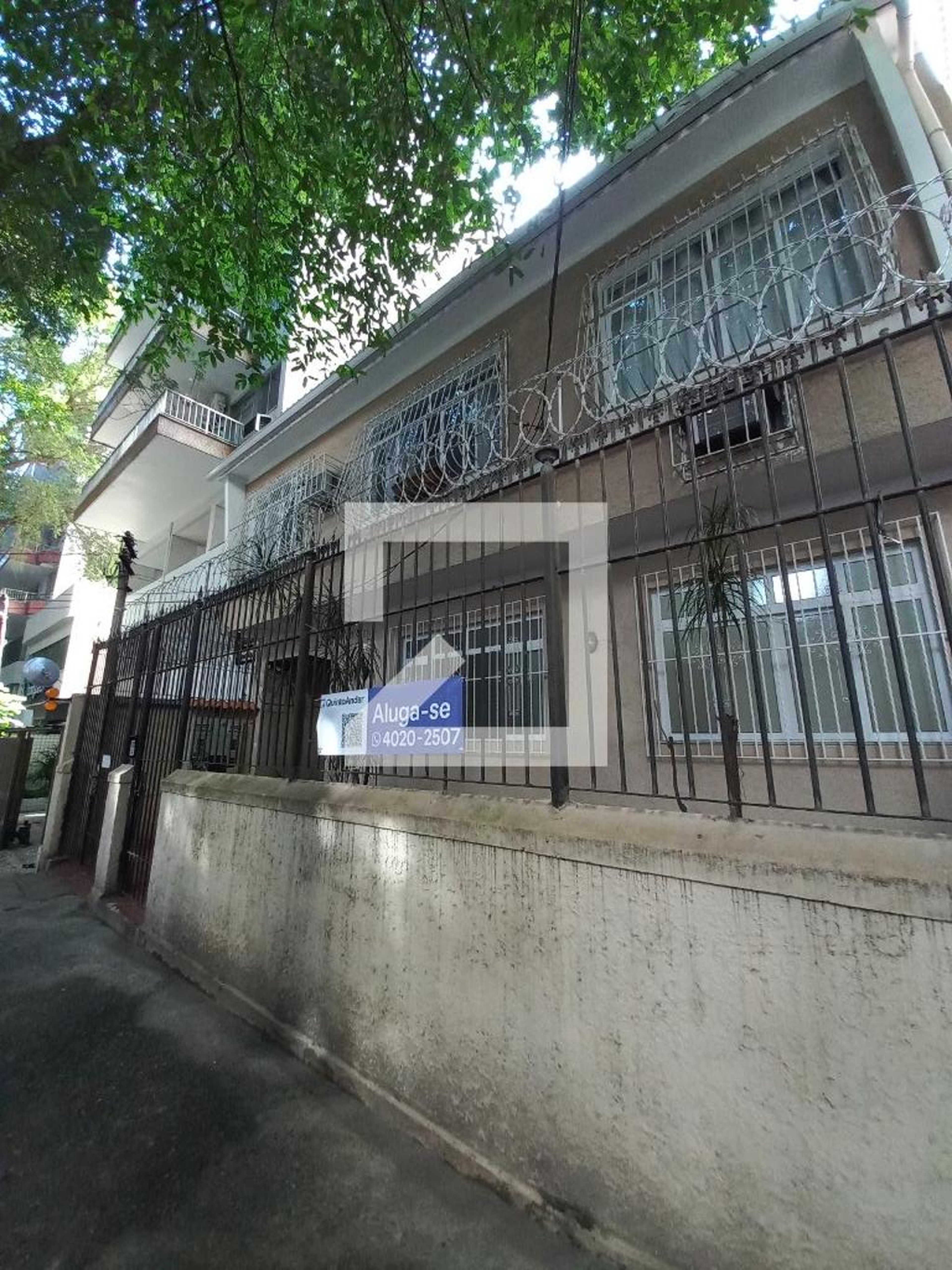 Fachada Condomínio em Rua Araújo Pena, 37