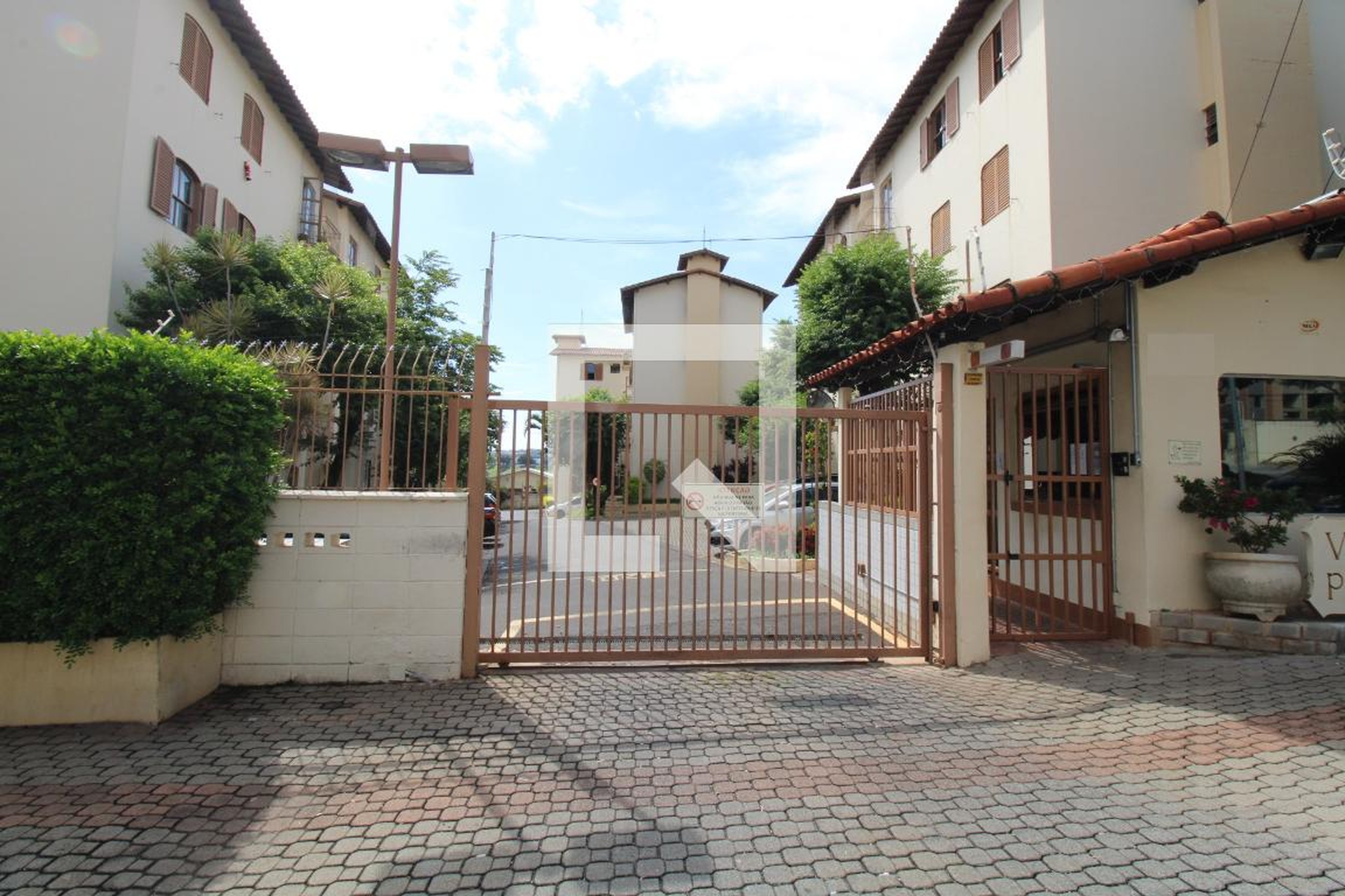 Fachada do Condomínio Condomínio Villagio Paineiras