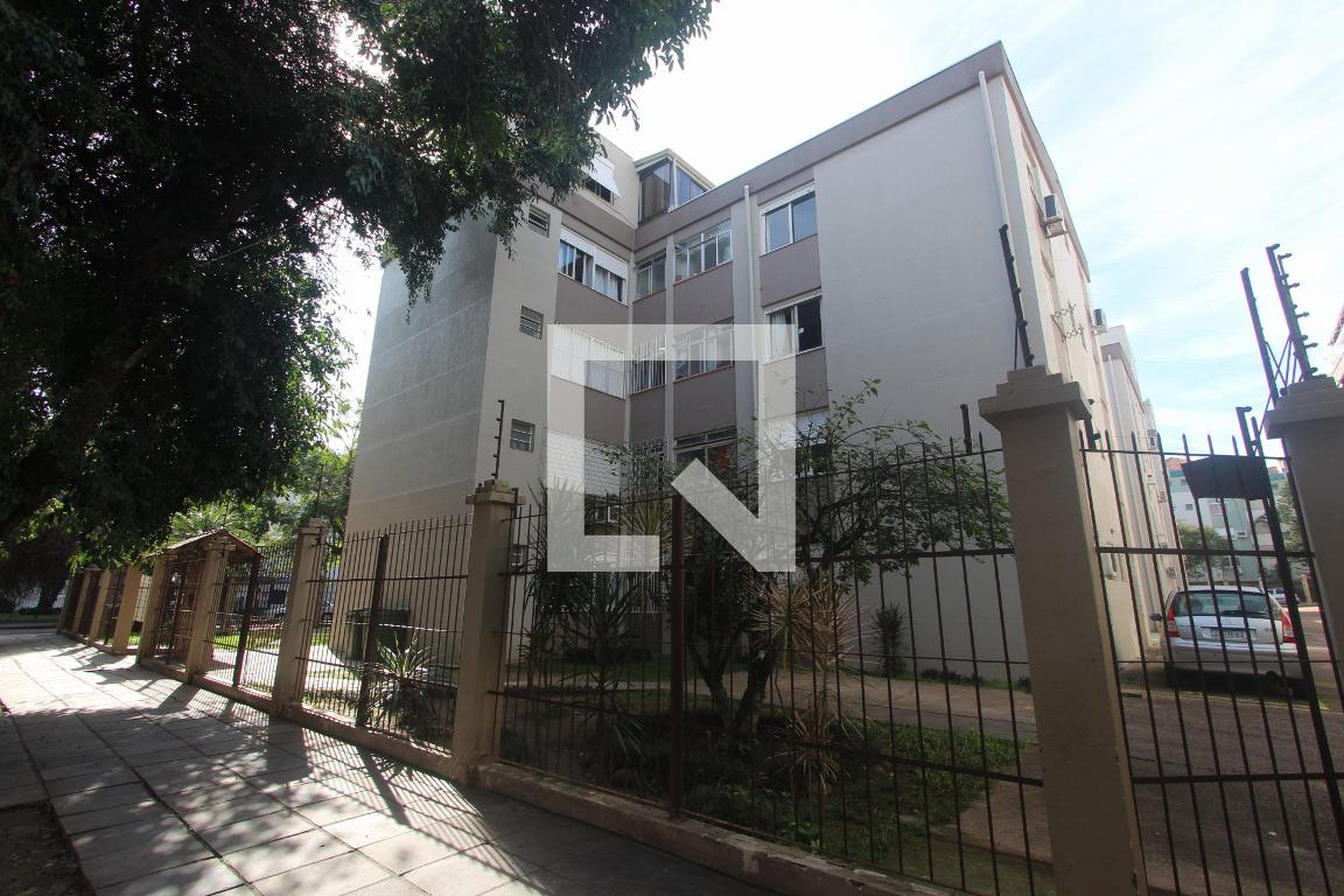 Fachada do Condomínio Edifício Paranaguá