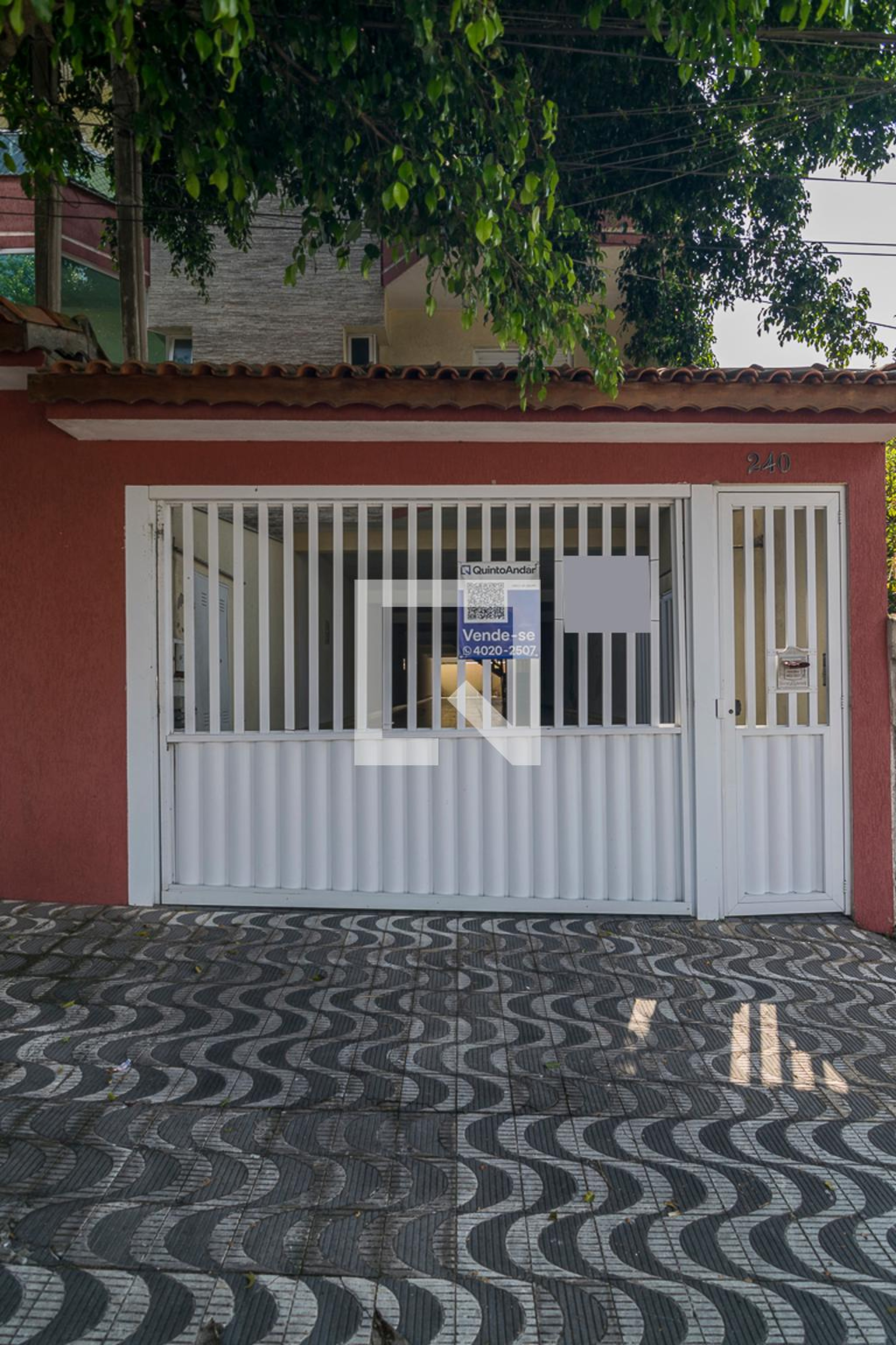 Fachada Condomínio em Rua Cabrália, 240