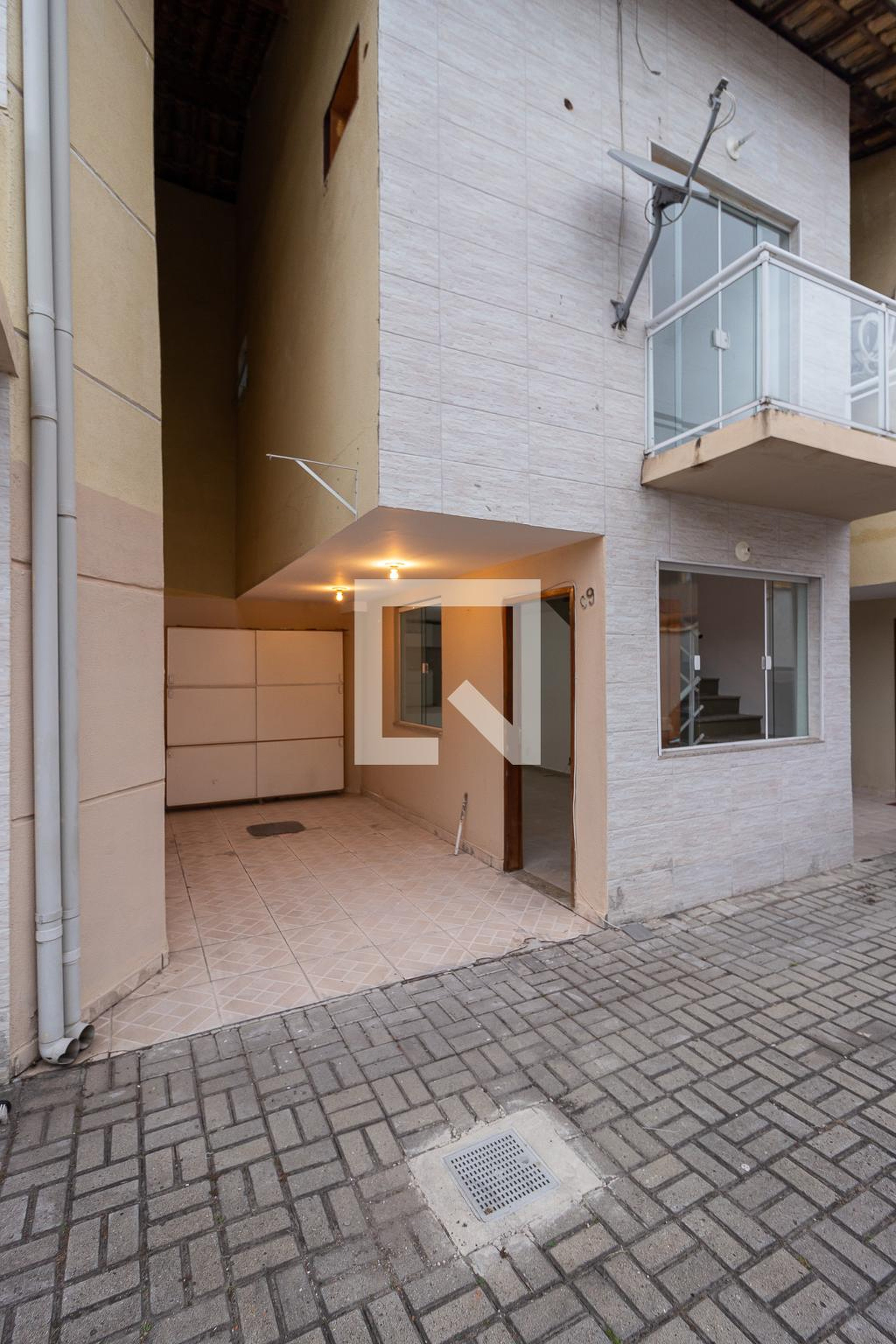 Fachada Condomínio em Rua Mora, 550