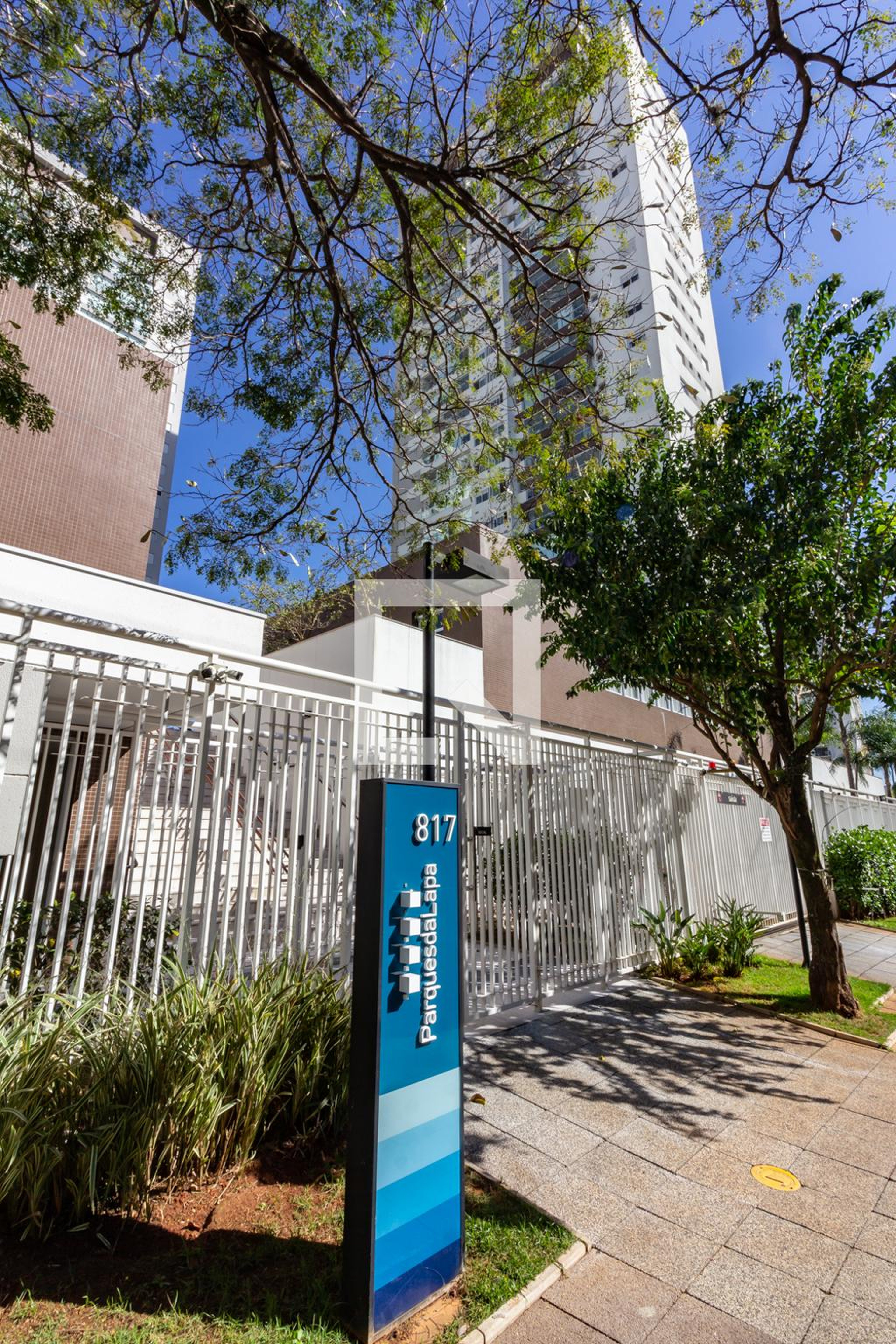 Fachada Condomínio em Avenida Raimundo Pereira de Magalhães, 2