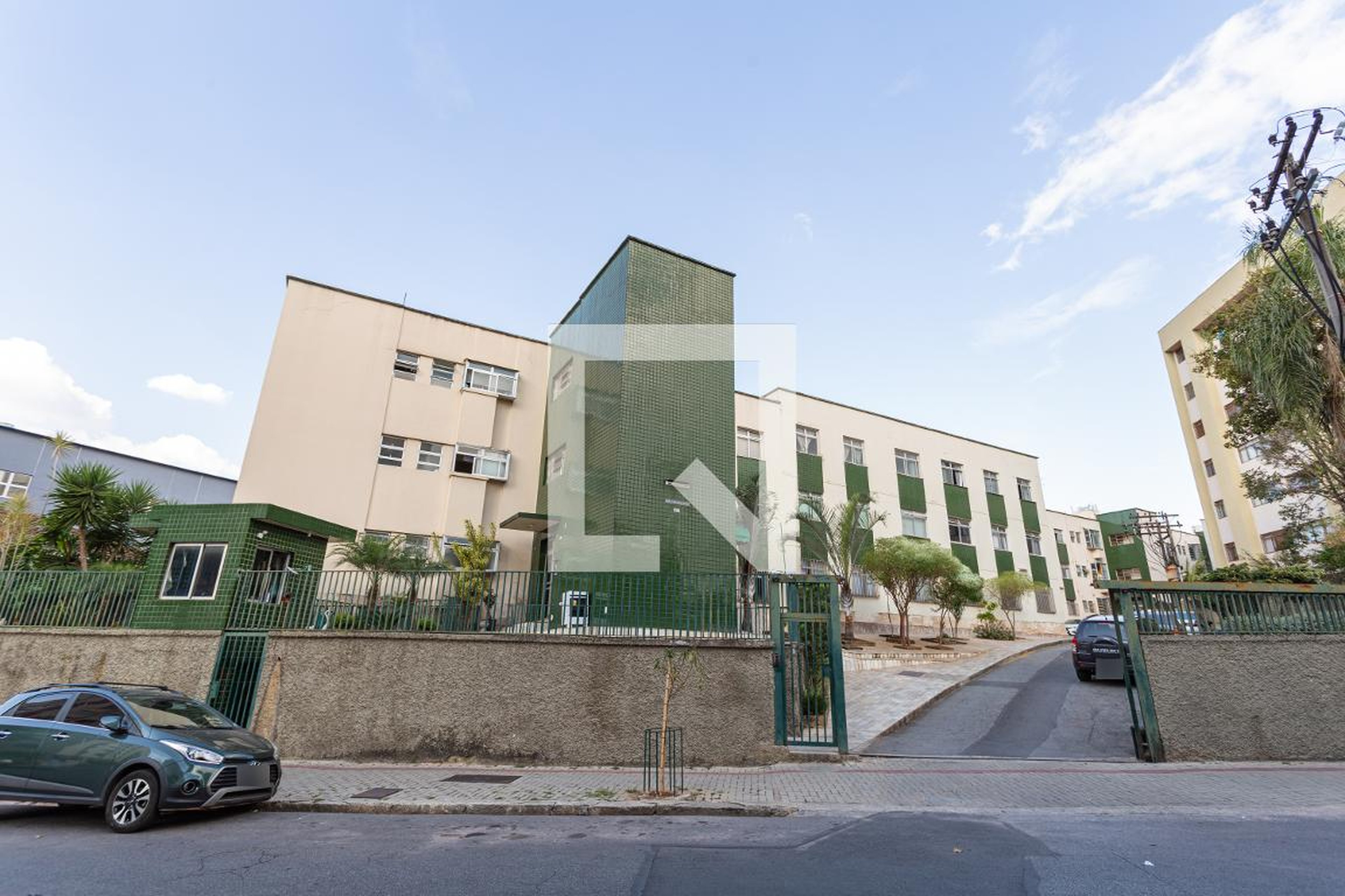 Fachada Condomínio em Rua Pouso Alegre, 1052