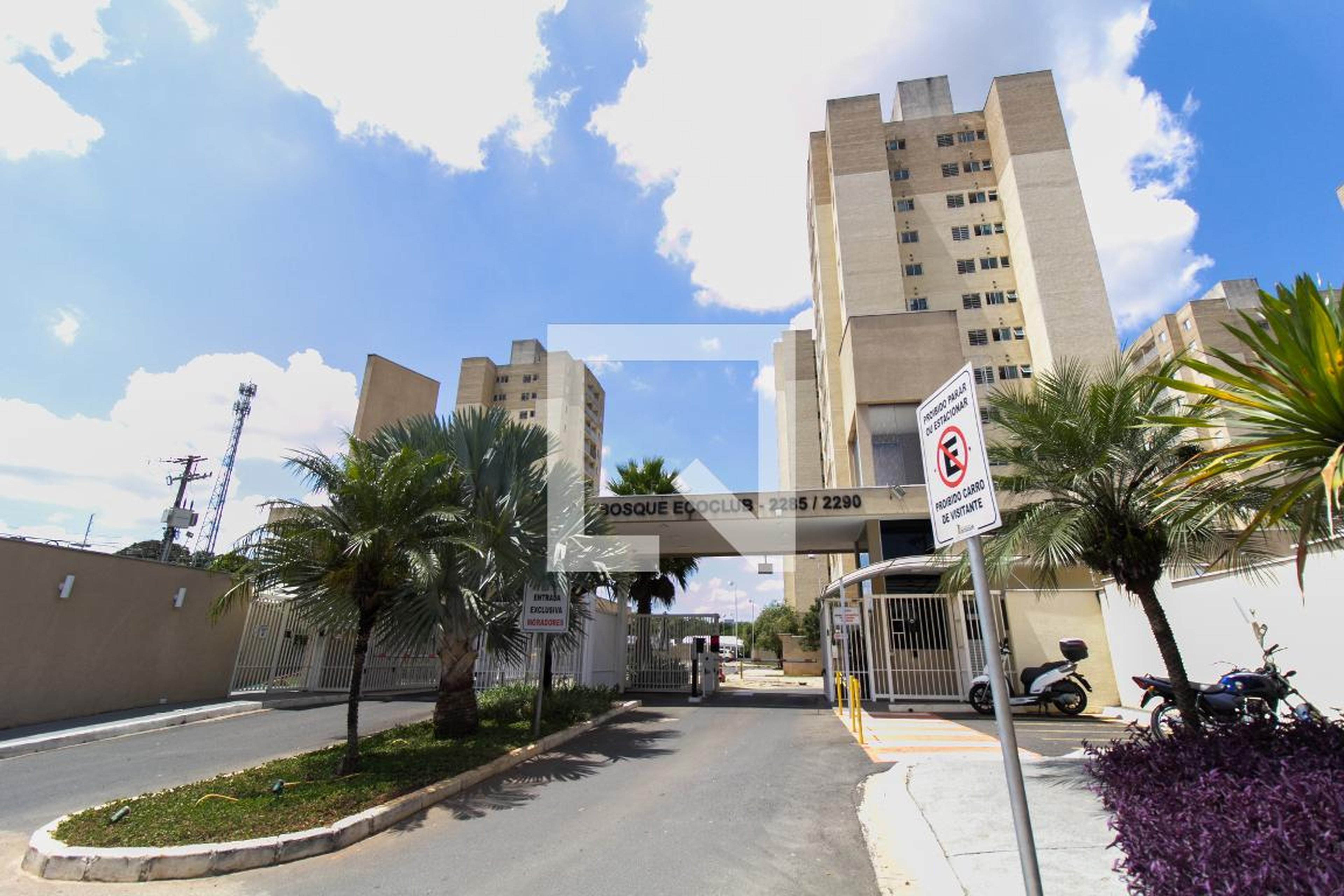 Fachada Condomínio Reserva do Bosque