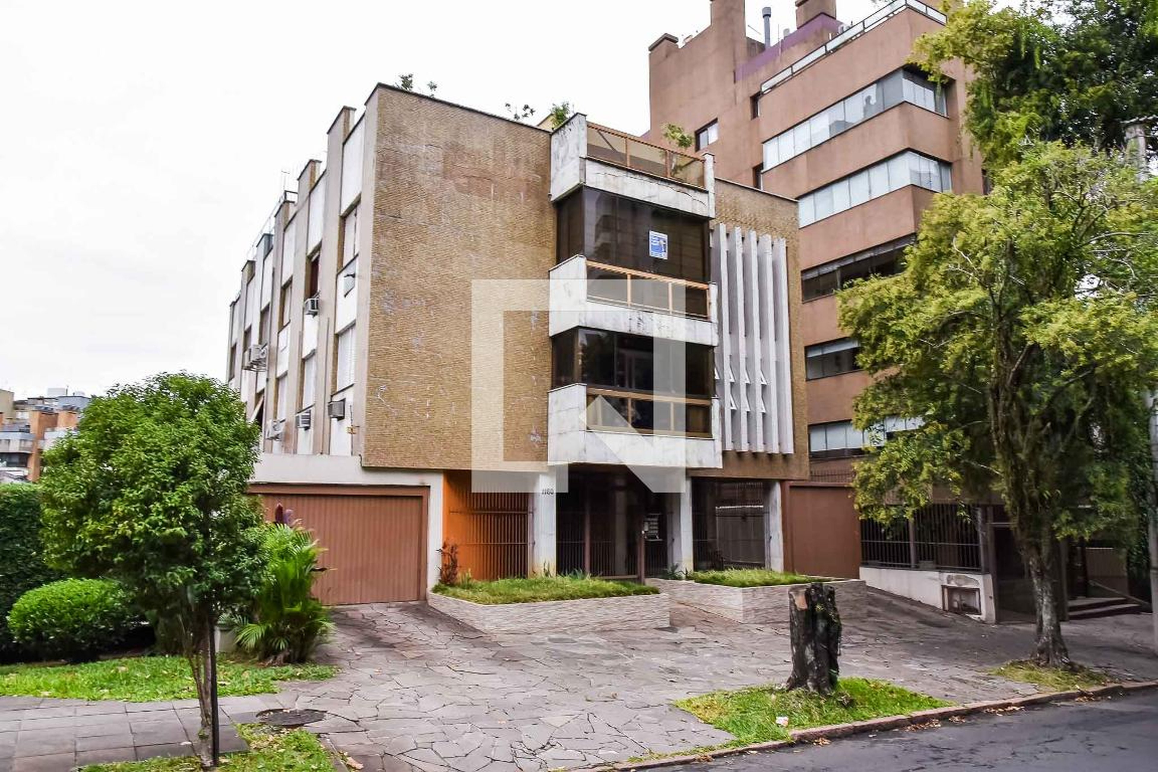 Fachada do Prédio Condomínio em Rua Carlos Trein Filho, 1160