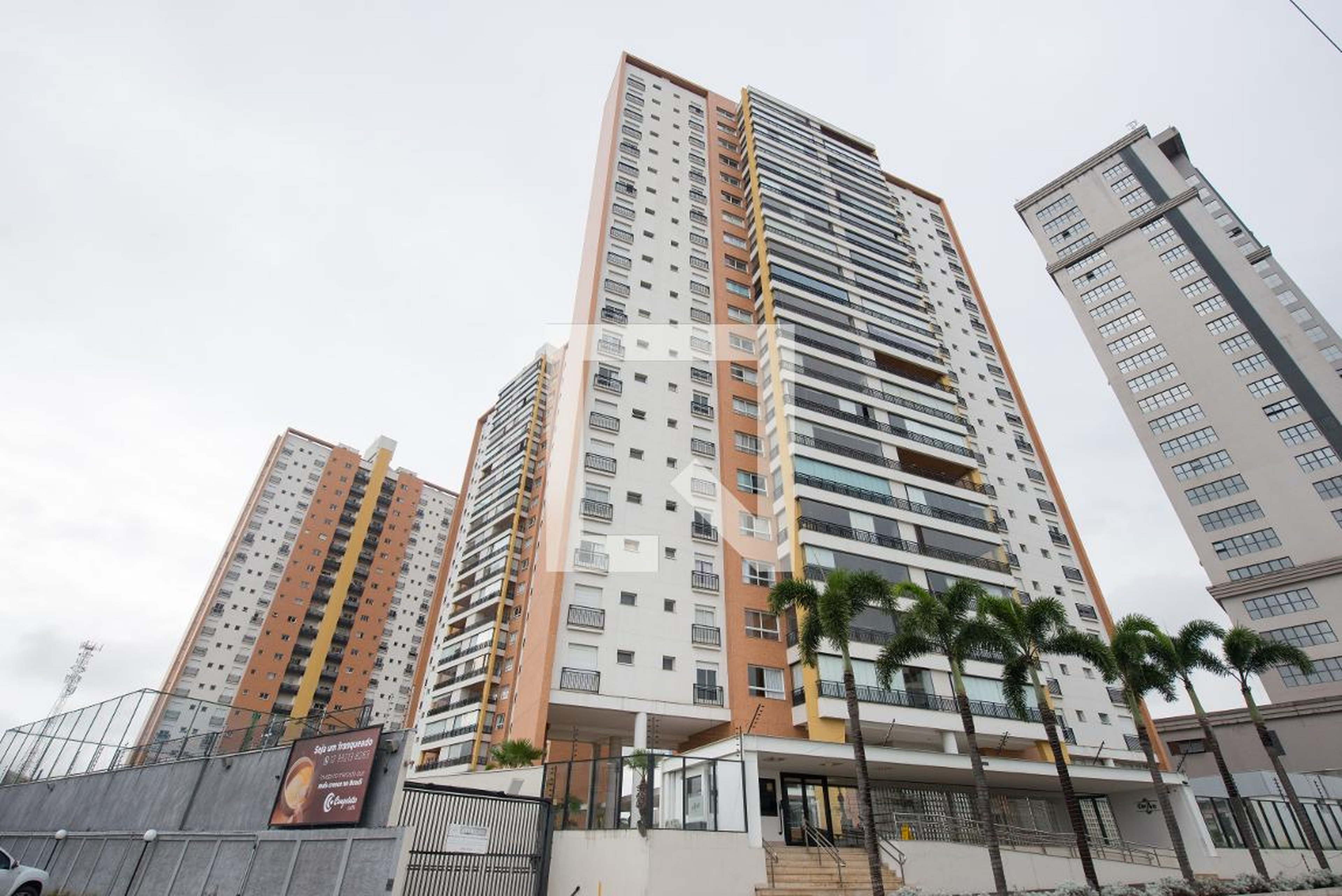 Fachada do Condomínio Condomínio Des Arts