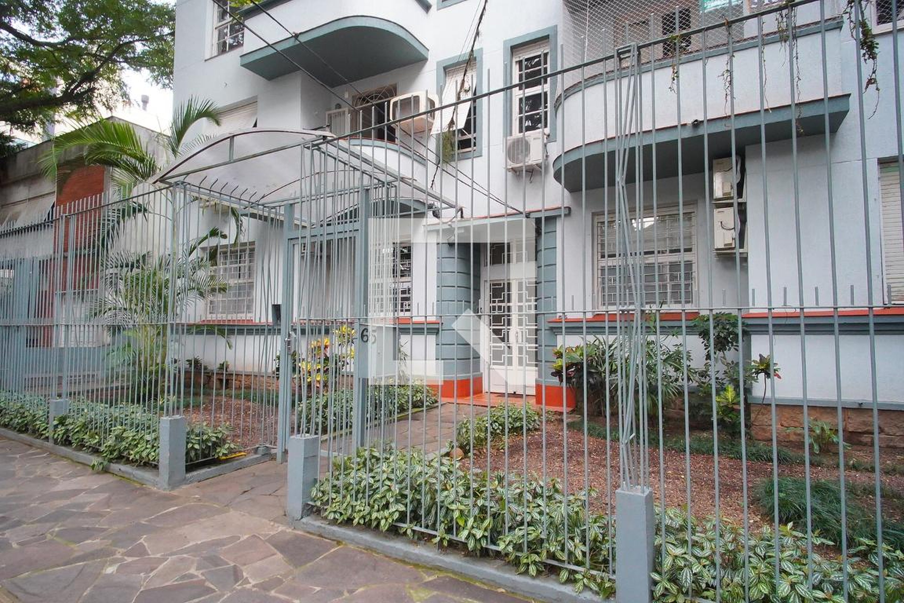 Fachada Condomínio em Rua Tenente Coronel Fabricio Pillar, 65