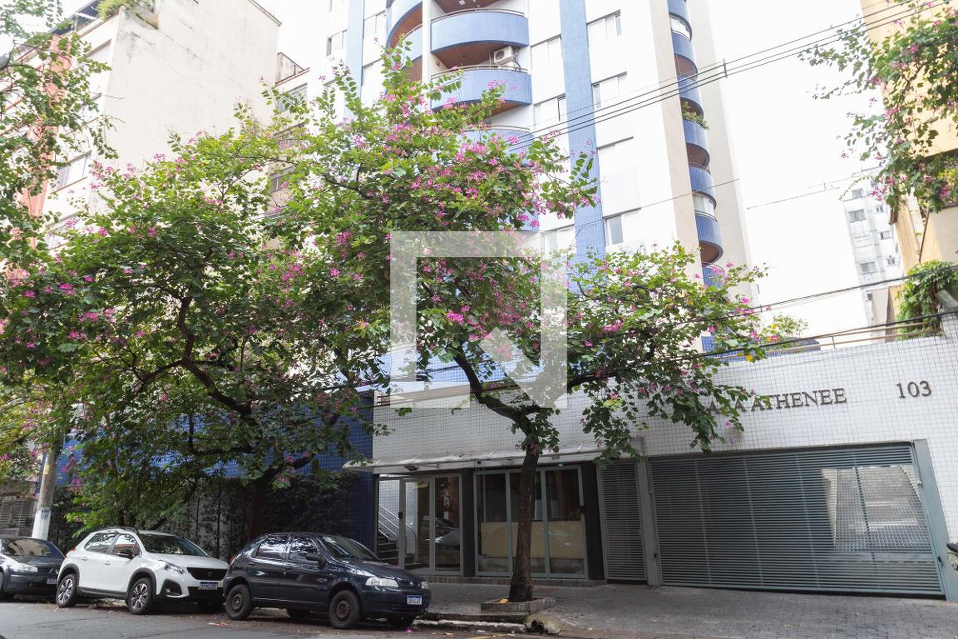 Fachada do Condomínio Edifício Plaza Athenée