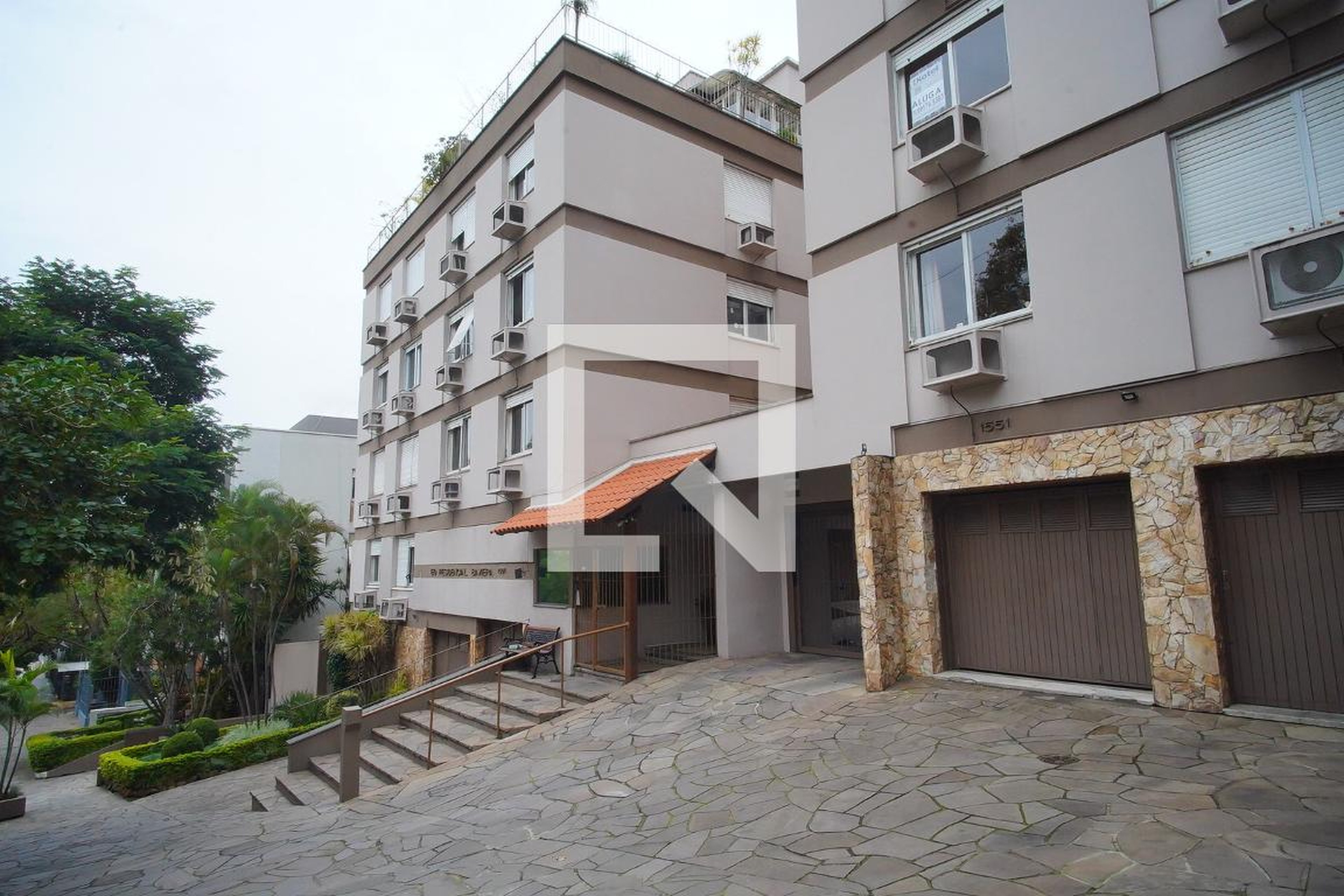 Fachada do condomínio Condomínio em Avenida Coronel Lucas de Oliveira, 1551