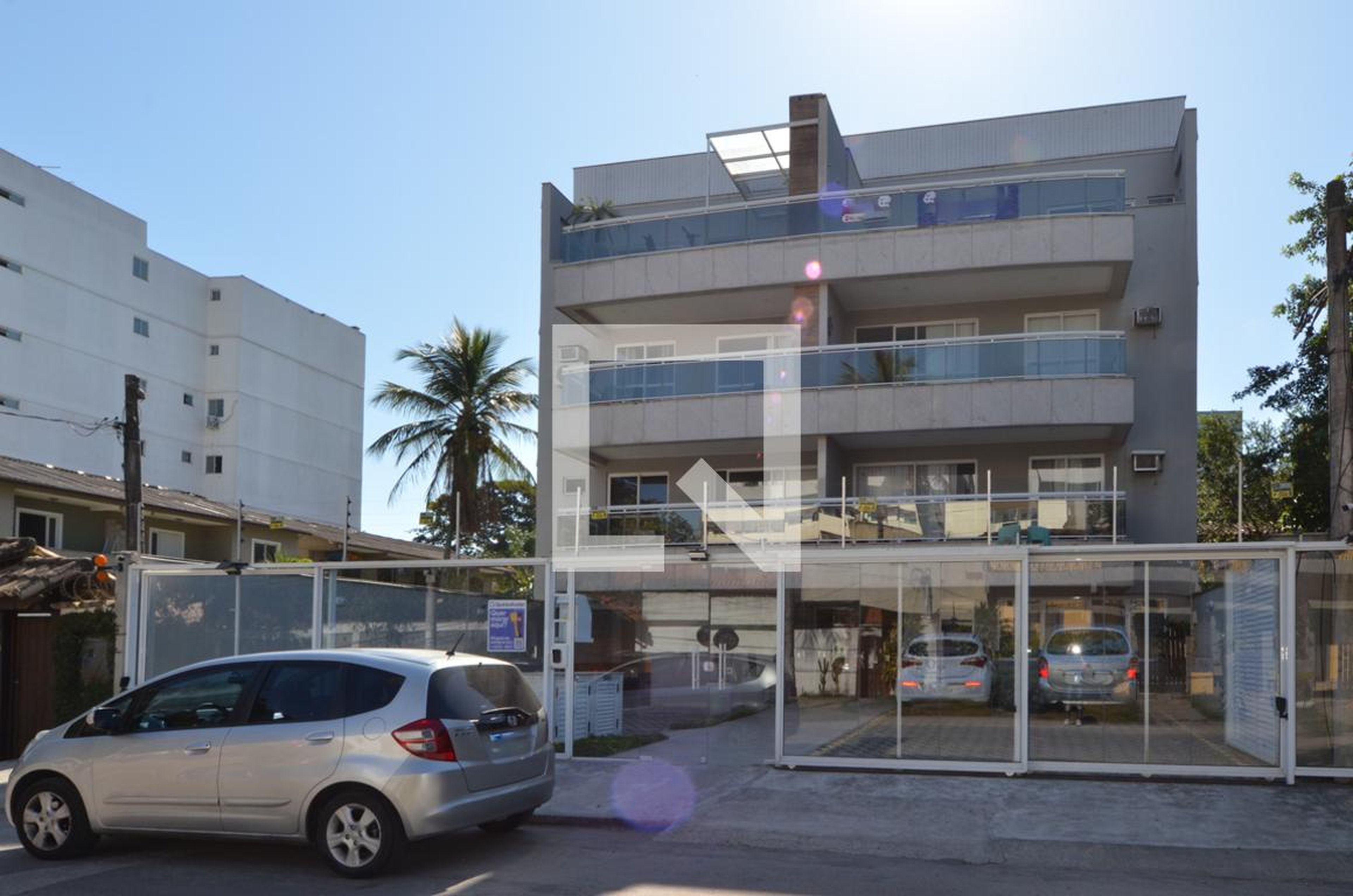 Fachada Condomínio em Rua EW, 80