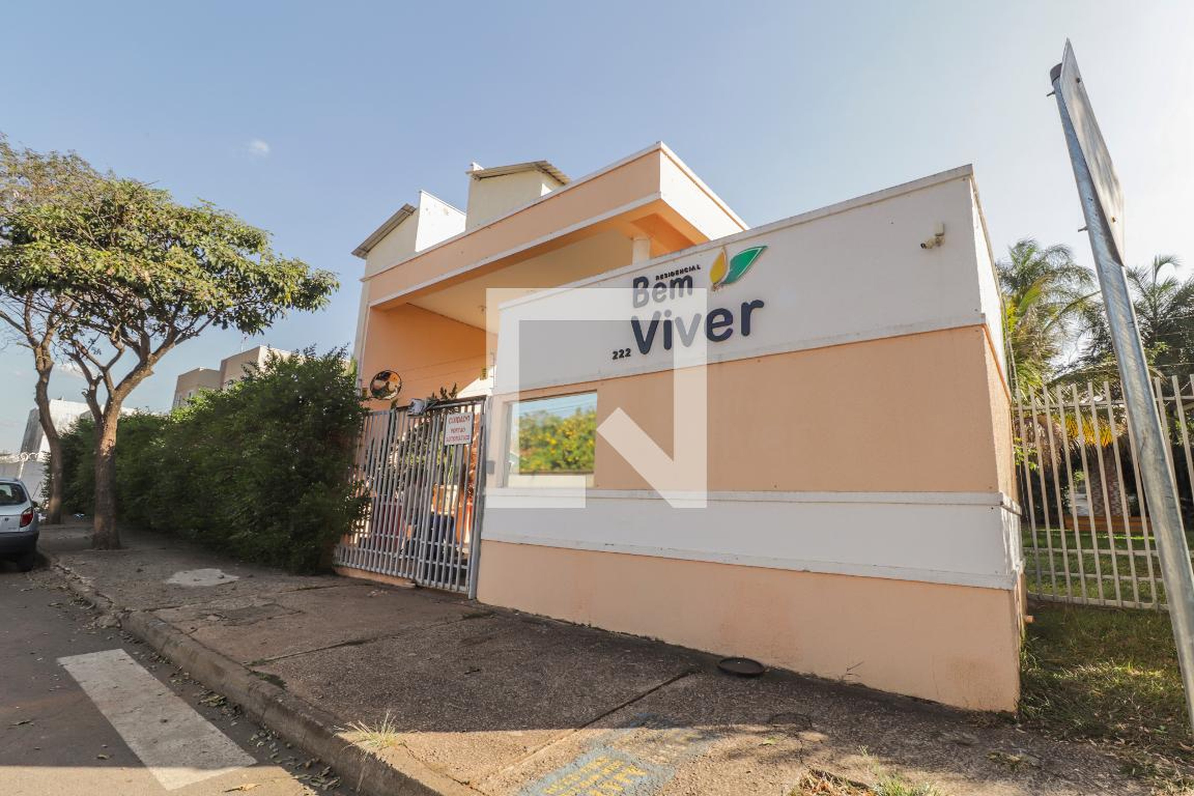 Fachada Condomínio em Rua da Liberdade, 2222