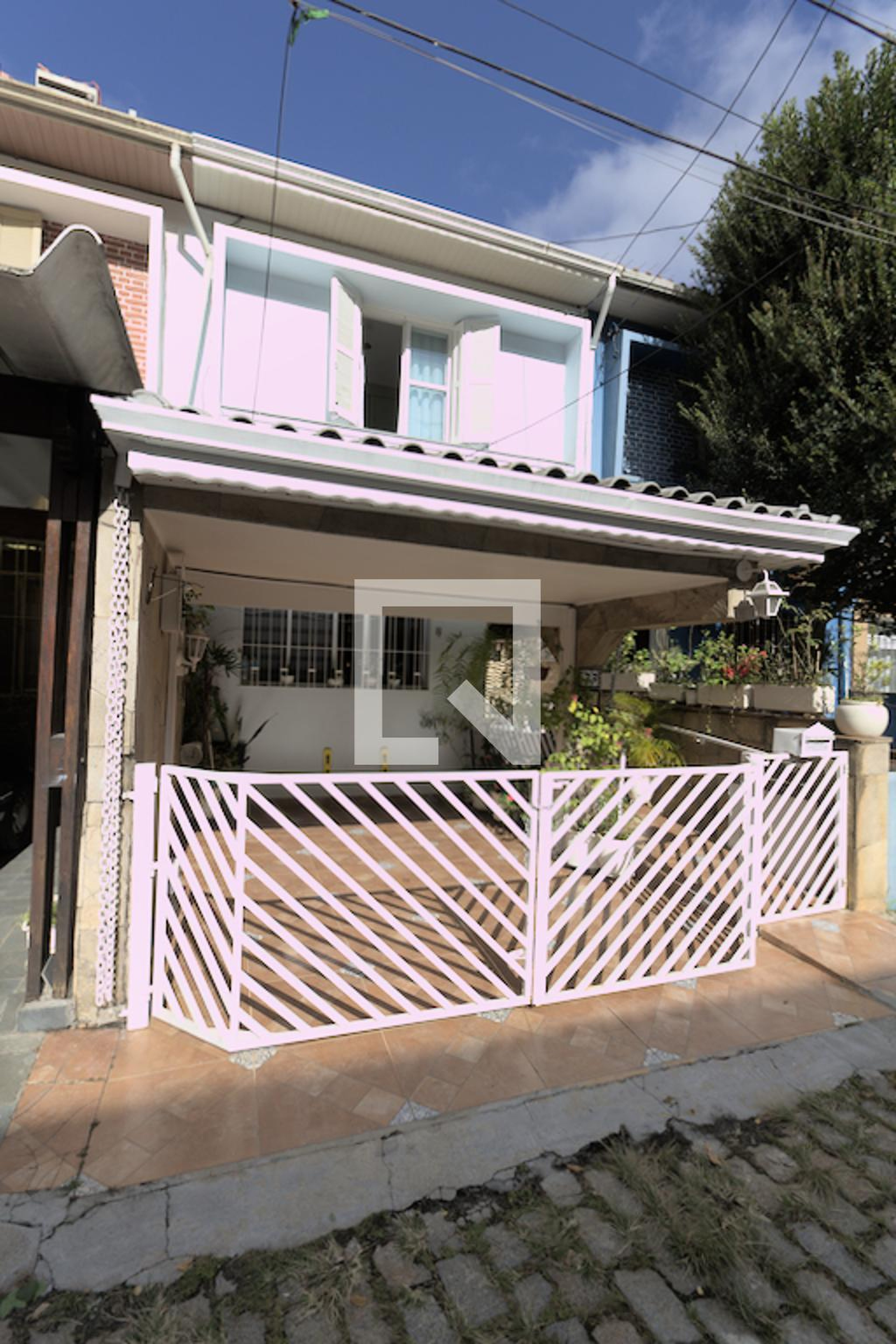 Fachada Condomínio em Rua Bárbara Veitieka, 23