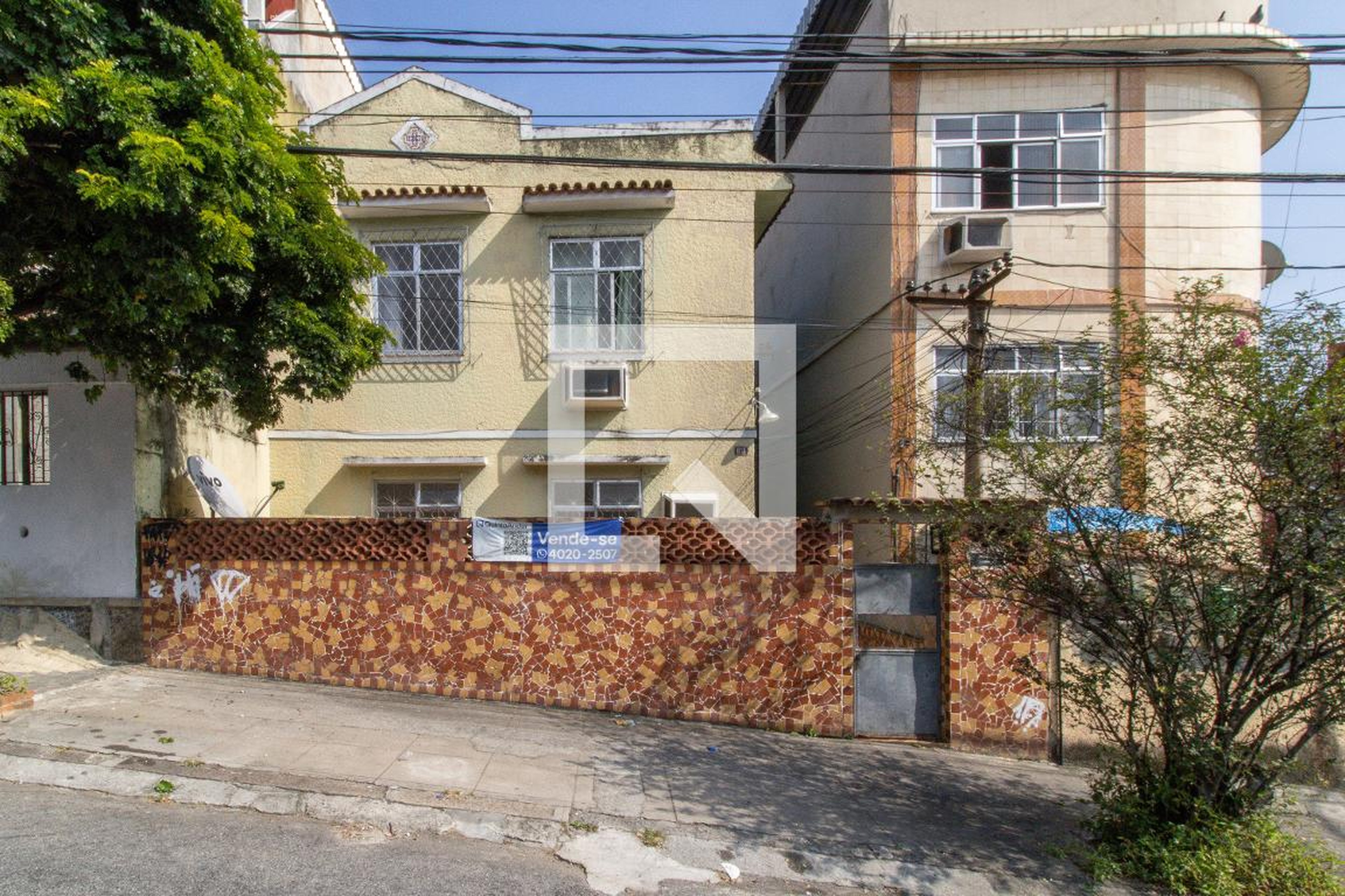 Fachada Condomínio em Rua Araguari, 651