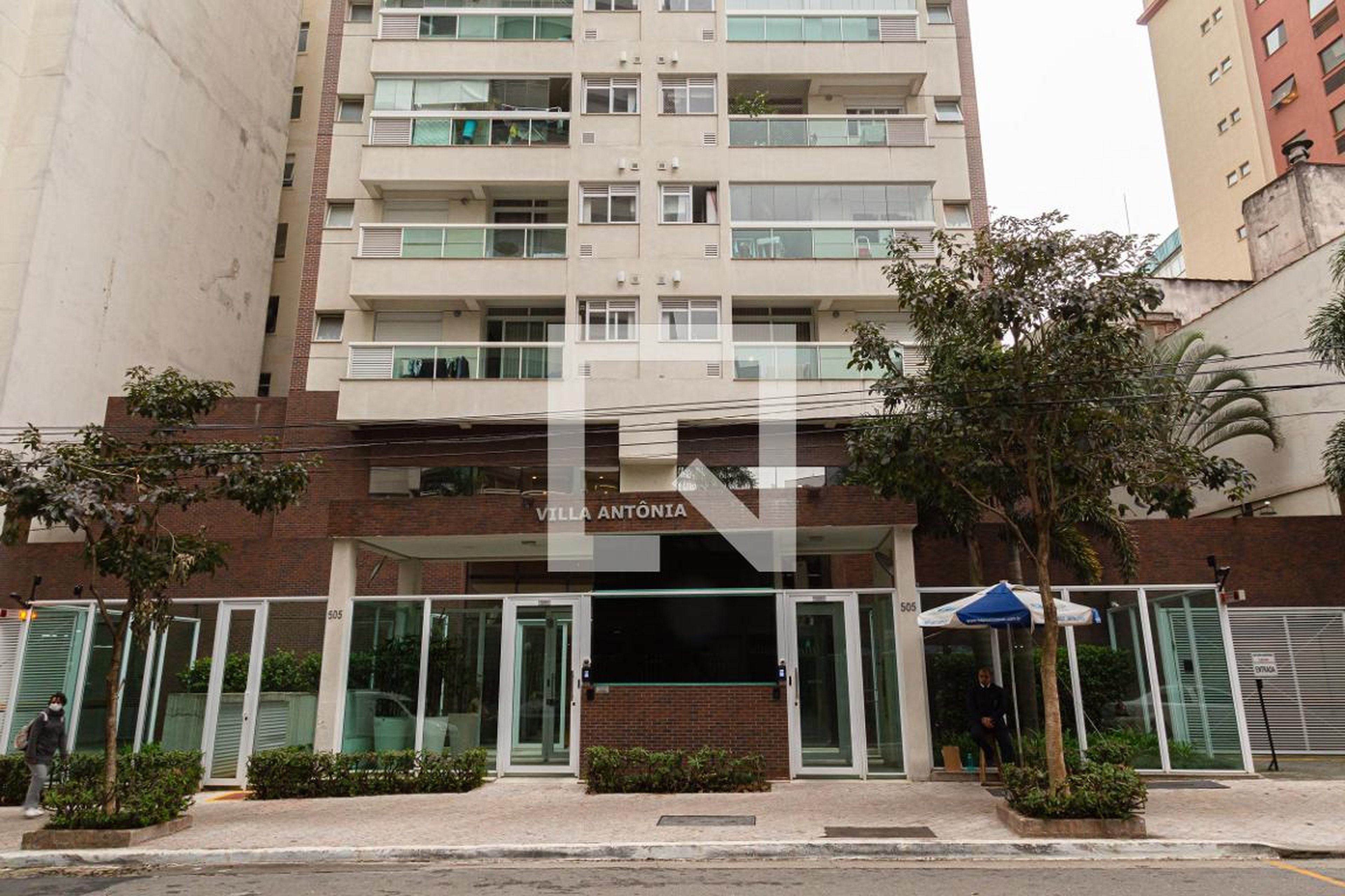 Fachada do Condomínio Edifício Villa Antônia