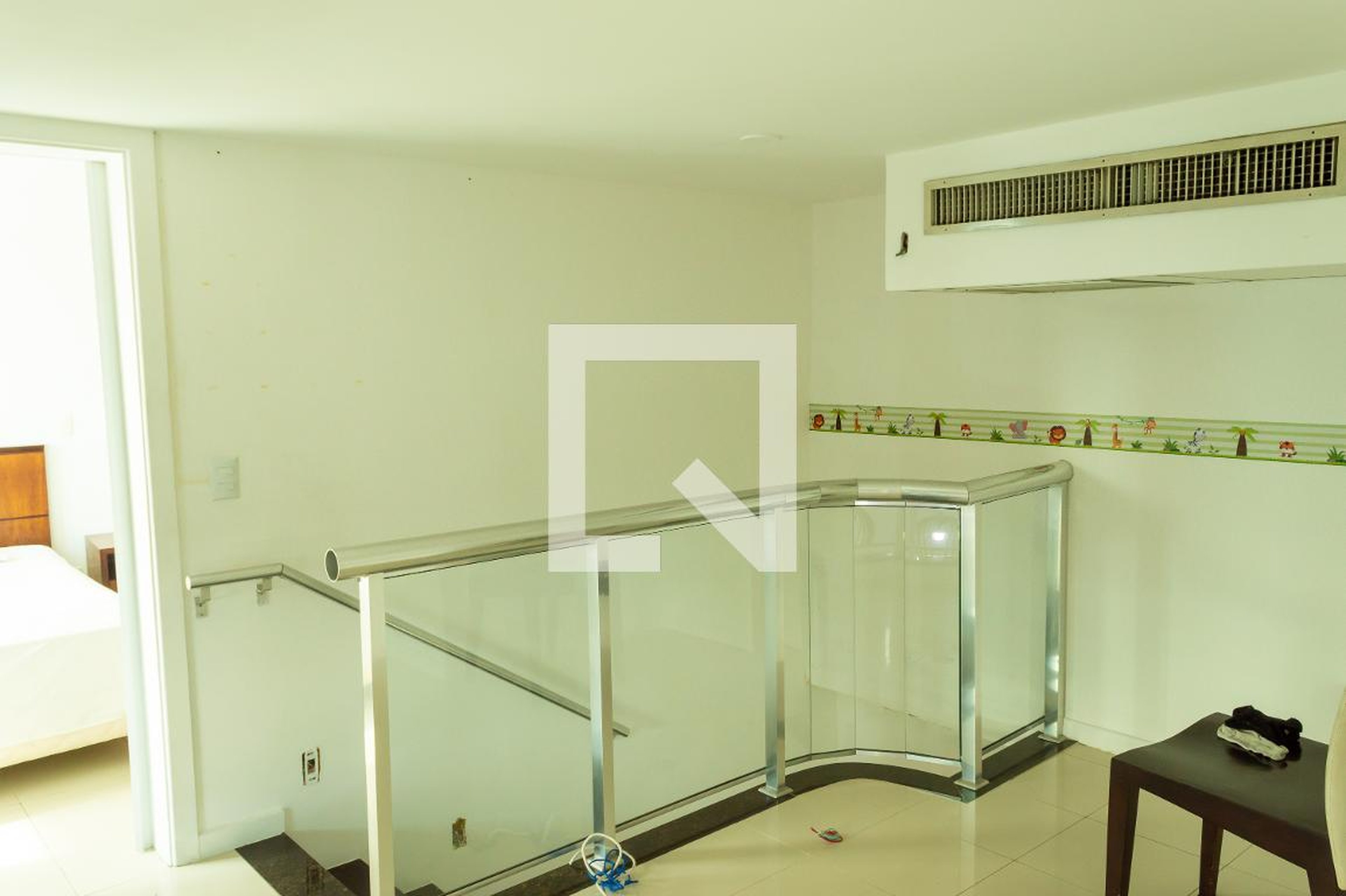 Hall - Mediterrâneo Flat