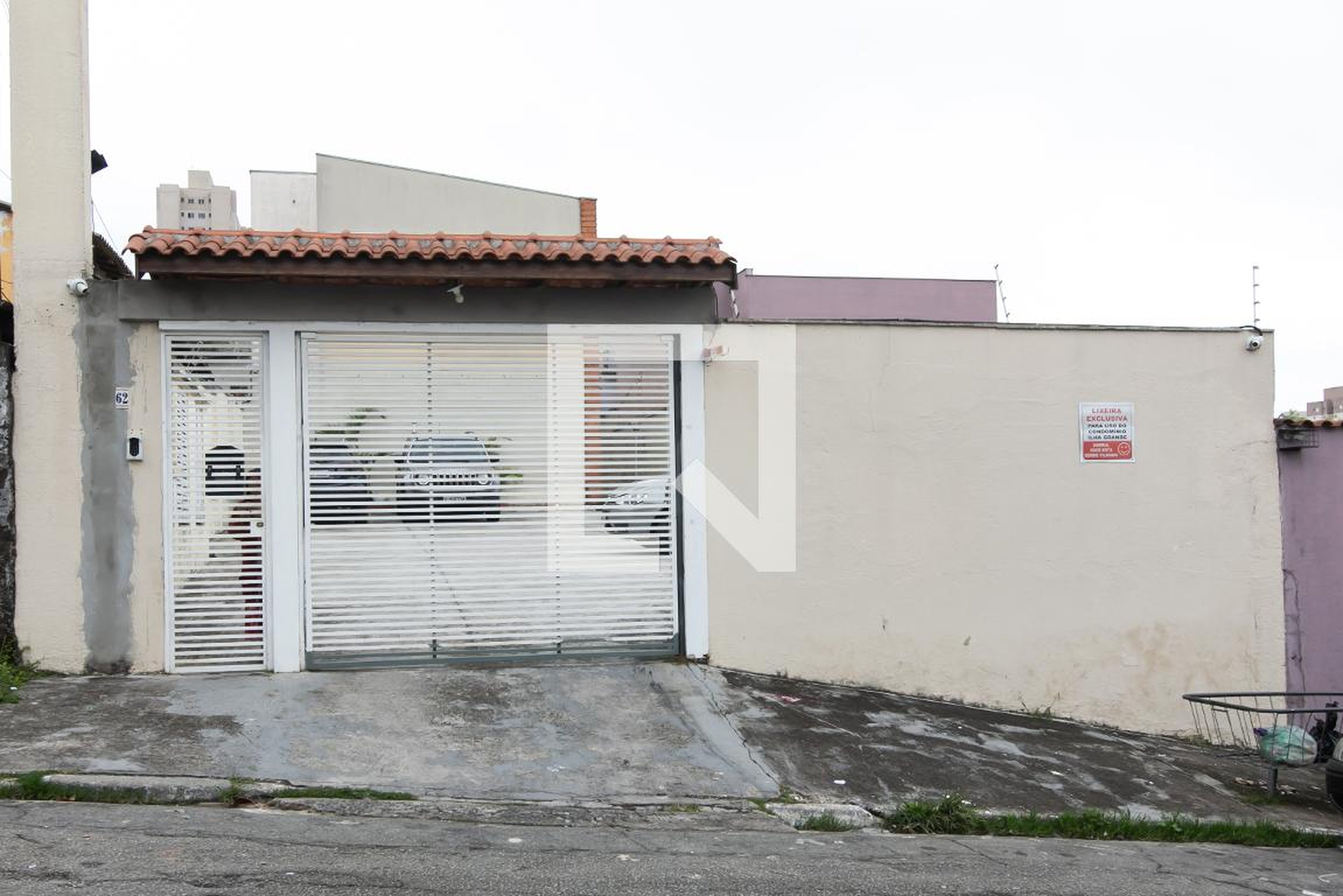 Fachada do Condomínio Condomínio em Rua Rosário Tudda, 62