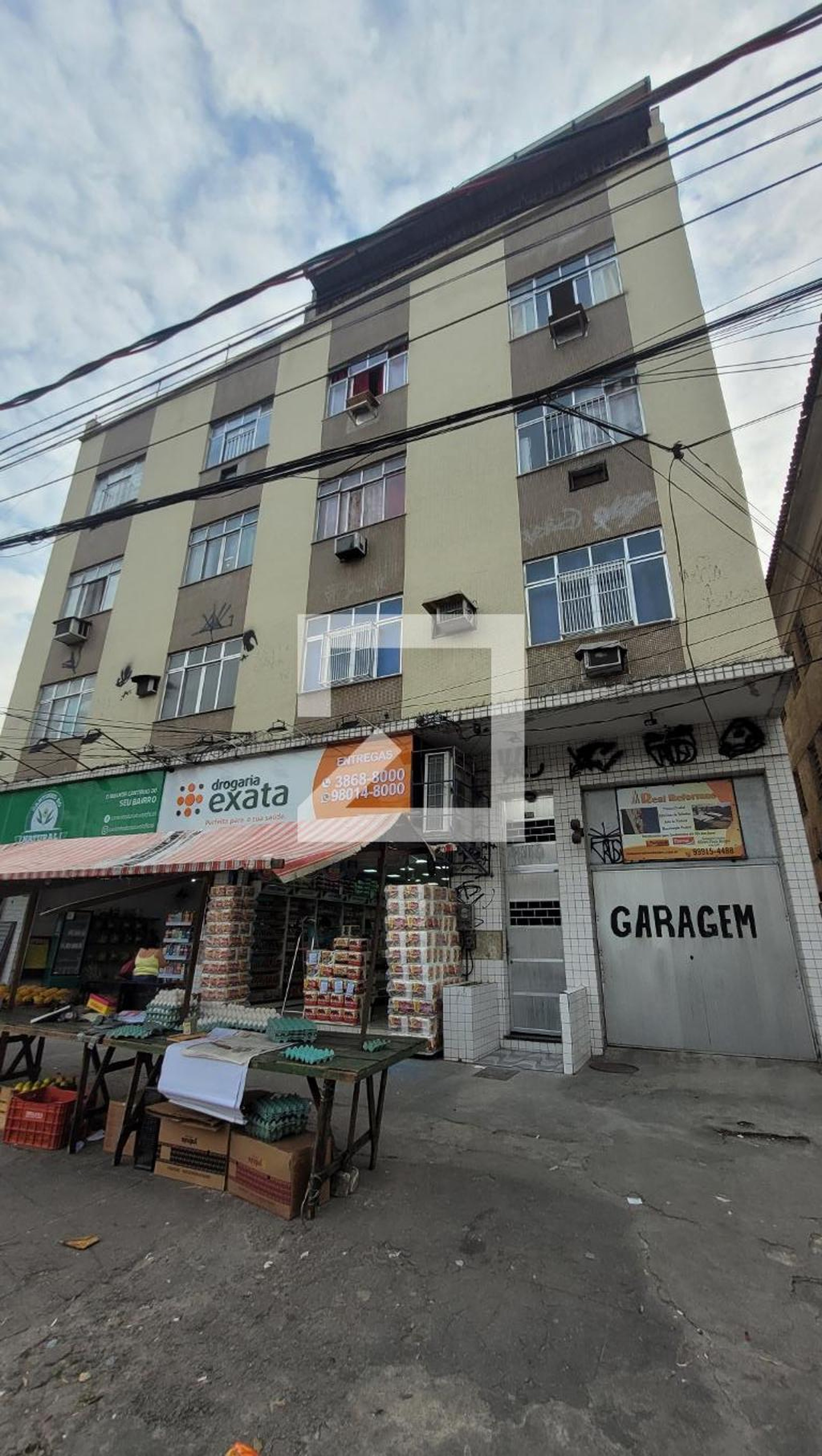 Fachada Condomínio em Rua Plínio de Oliveira, 366