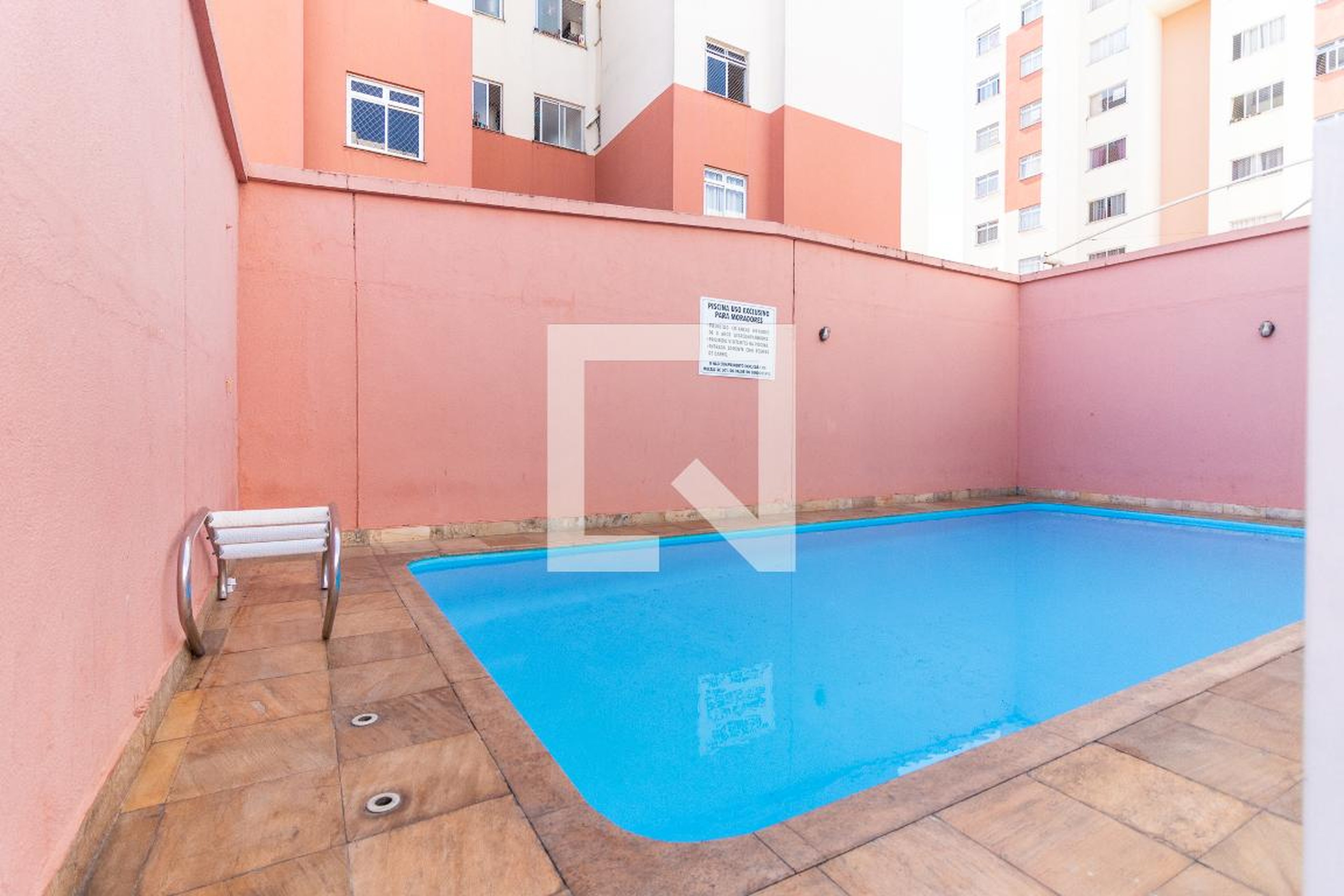 Piscina - Edifício Lyon