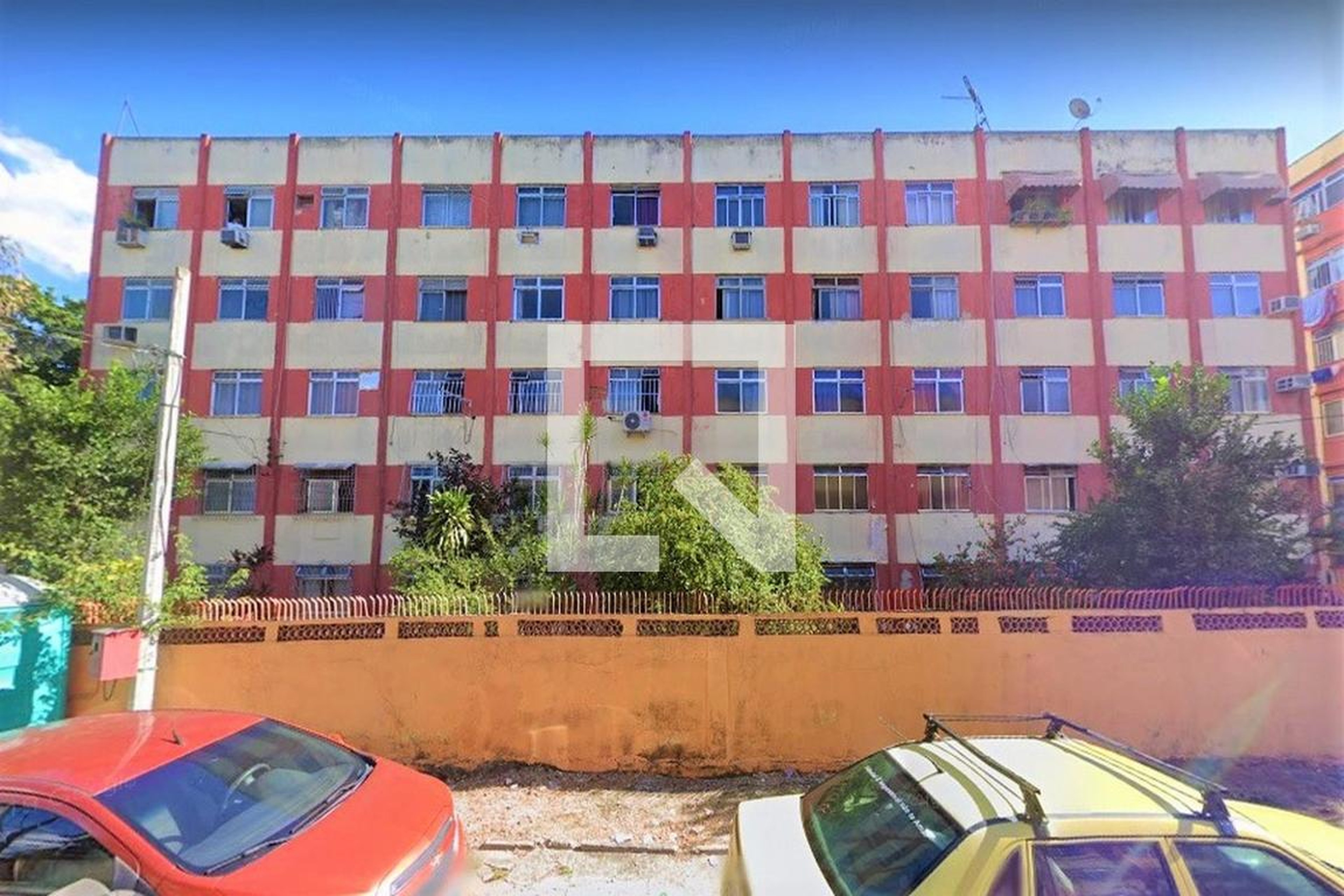 Fachada Condomínio em Rua Lagoa Clara, 524