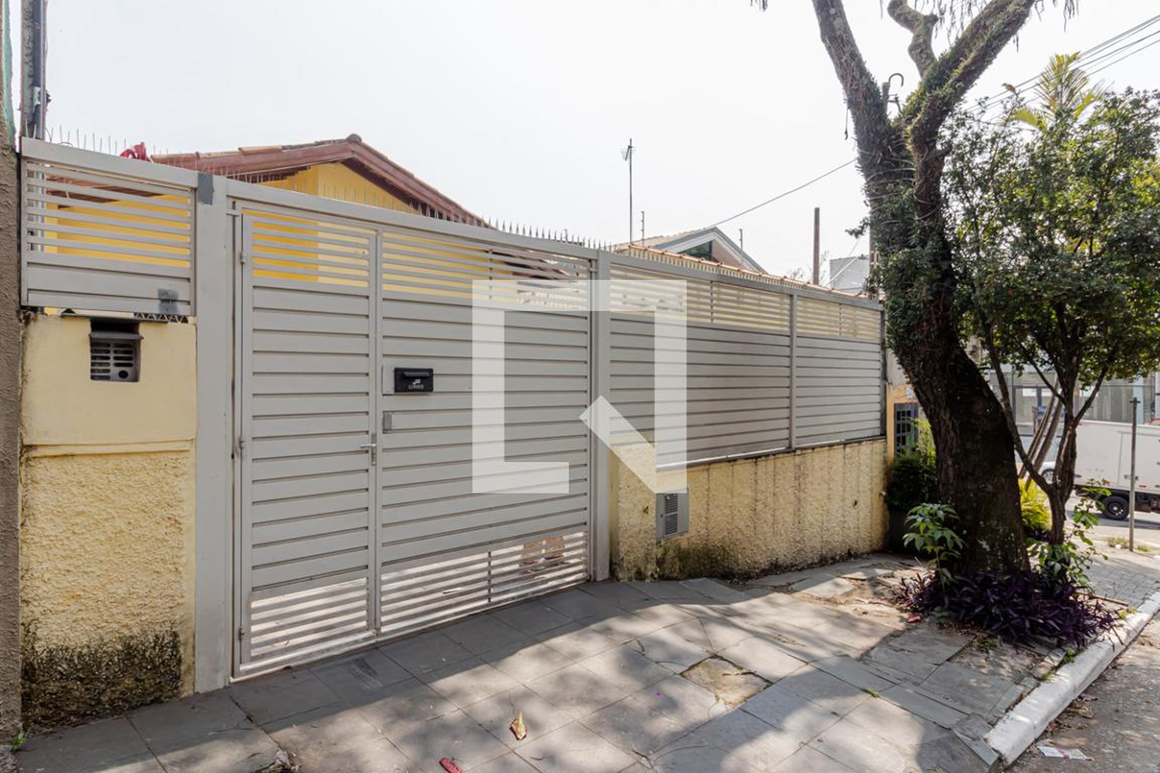 Fachada Condomínio em R. Divinópolis, 242