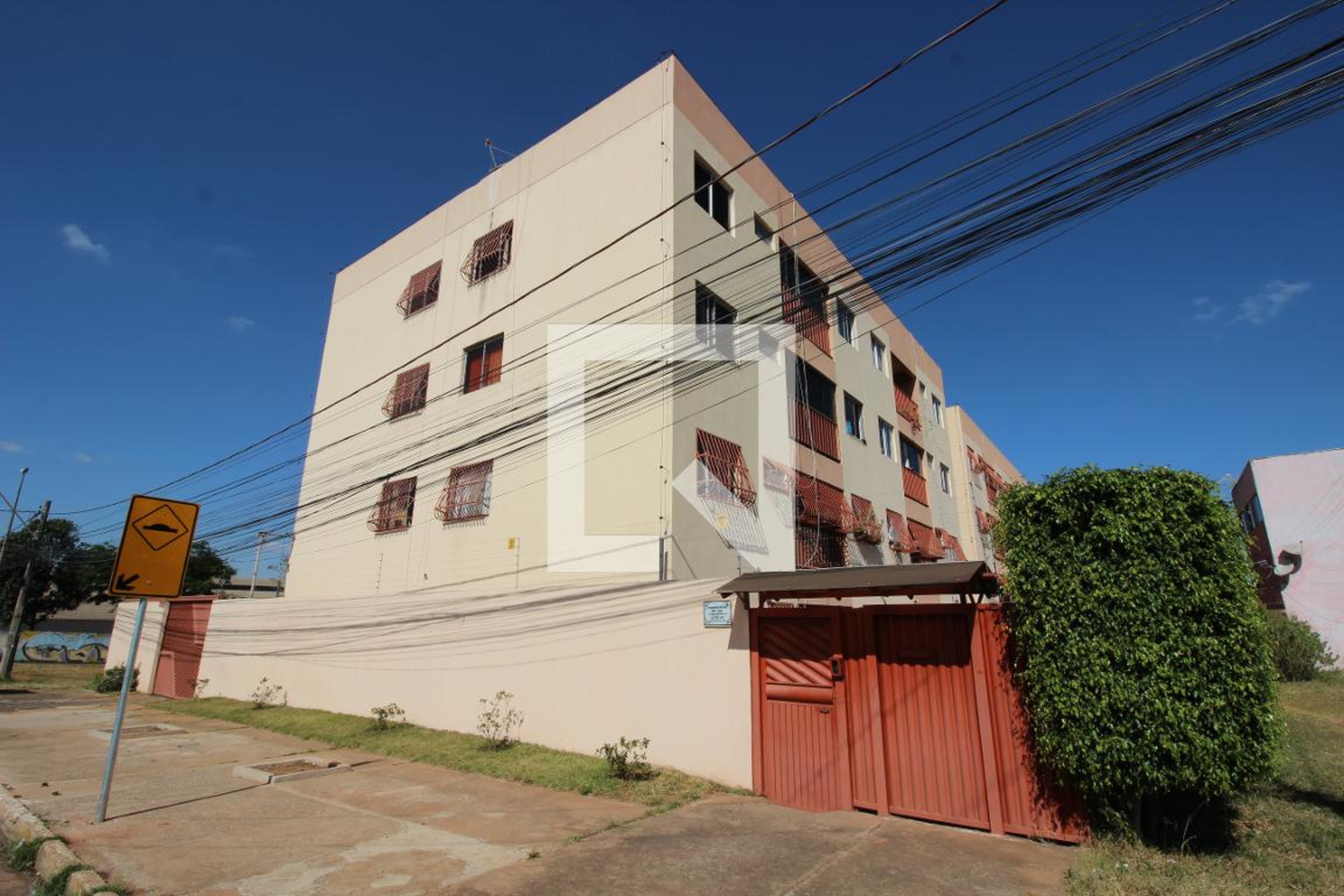 Fachada Condomínio em SAMAMBAIA SUL QS 304 CJ 3 LT 1, s/n