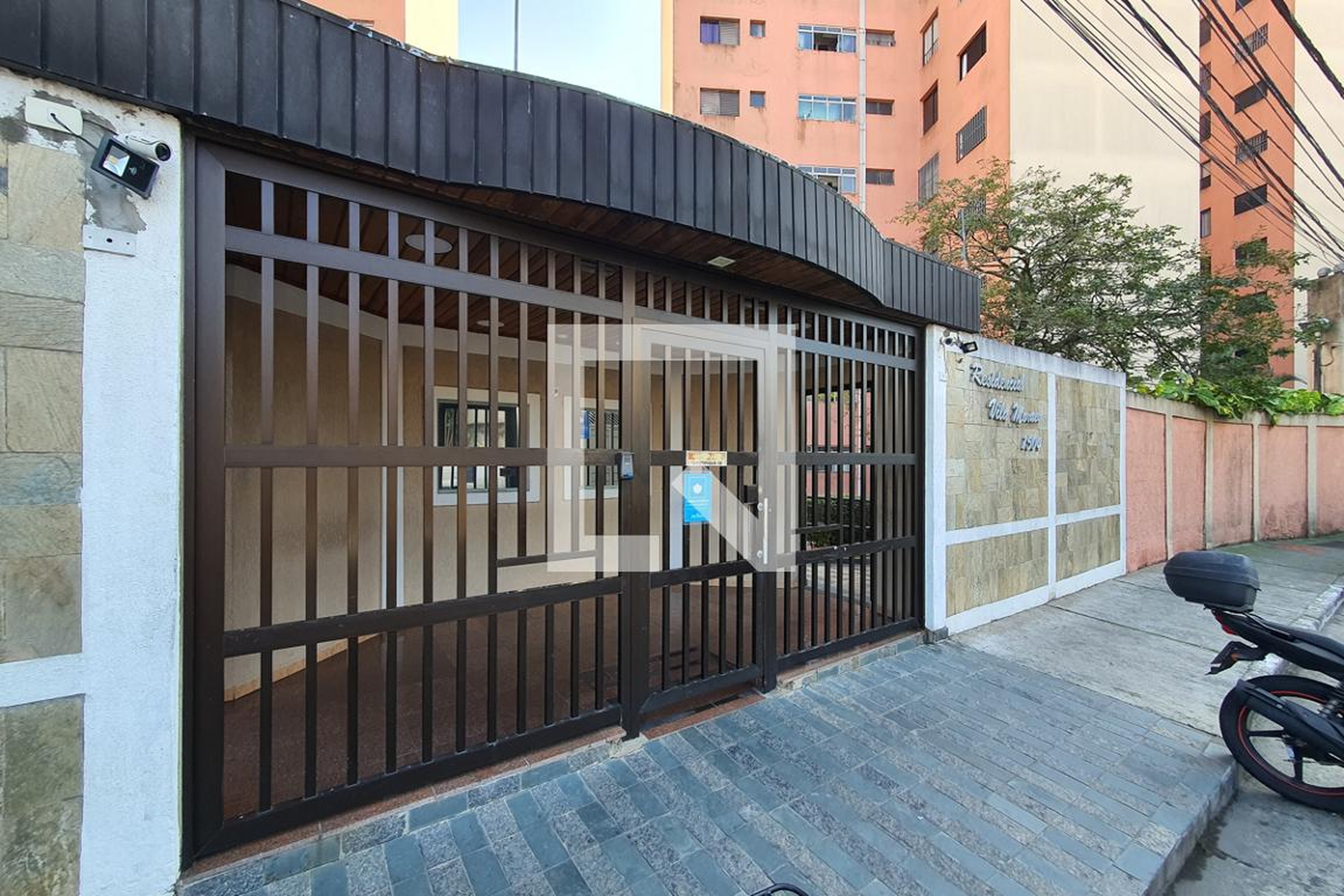 Fachada Condomínio em Rua Simão Lopes, 1508