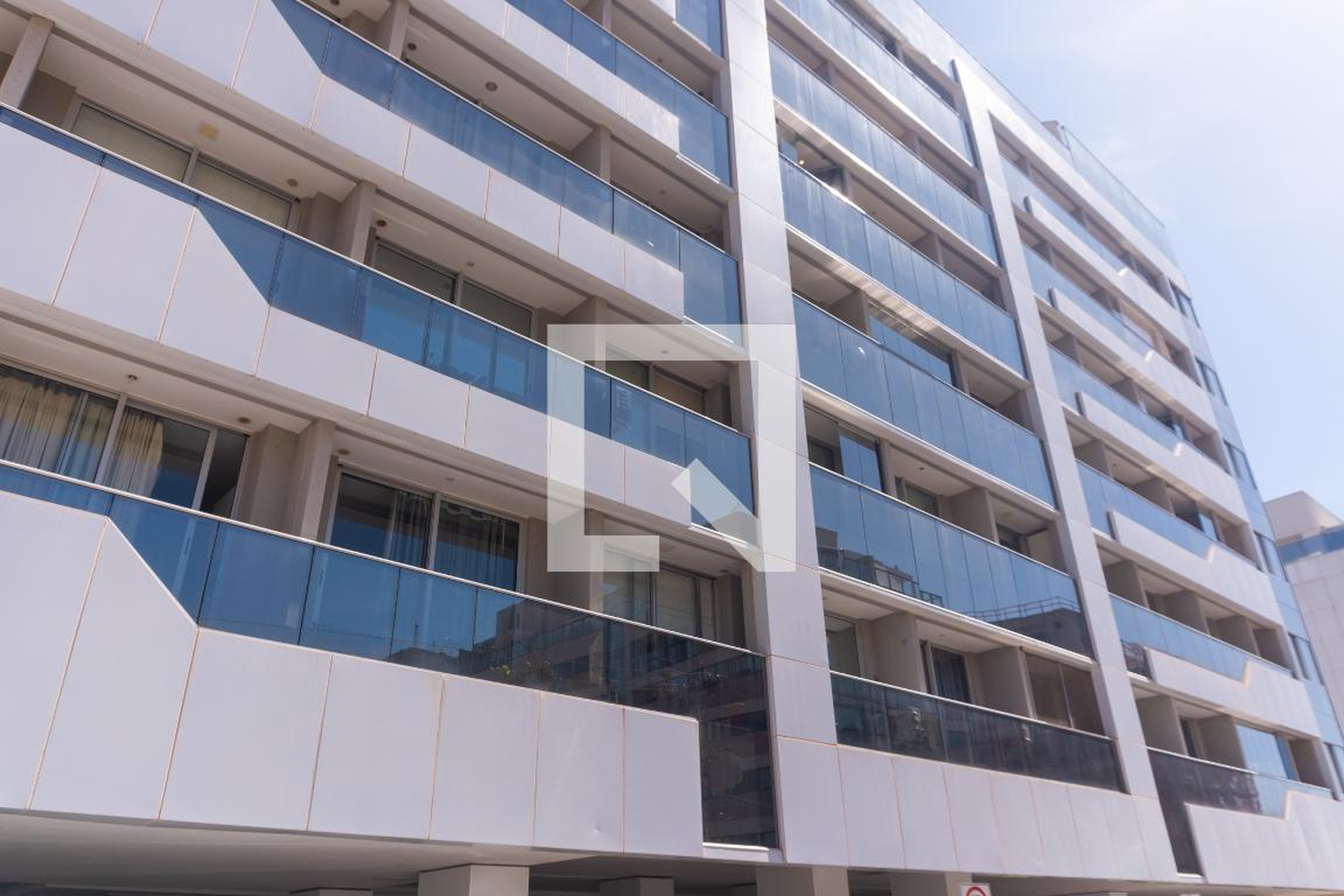 Fachada do Condomínio Edifício Due Capri