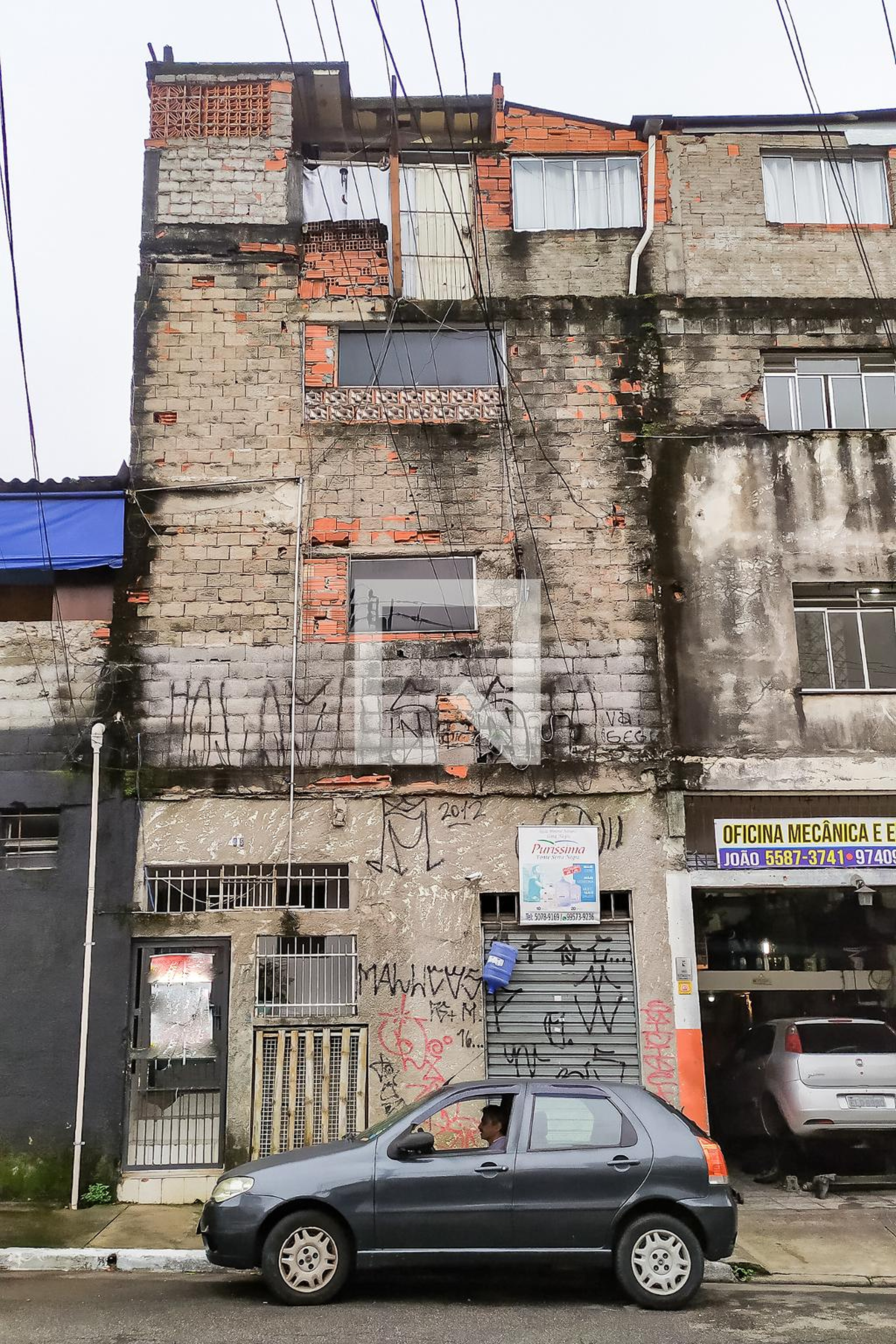 Fachada Condomínio em Rua Professor Aprígio Gonzaga, 605