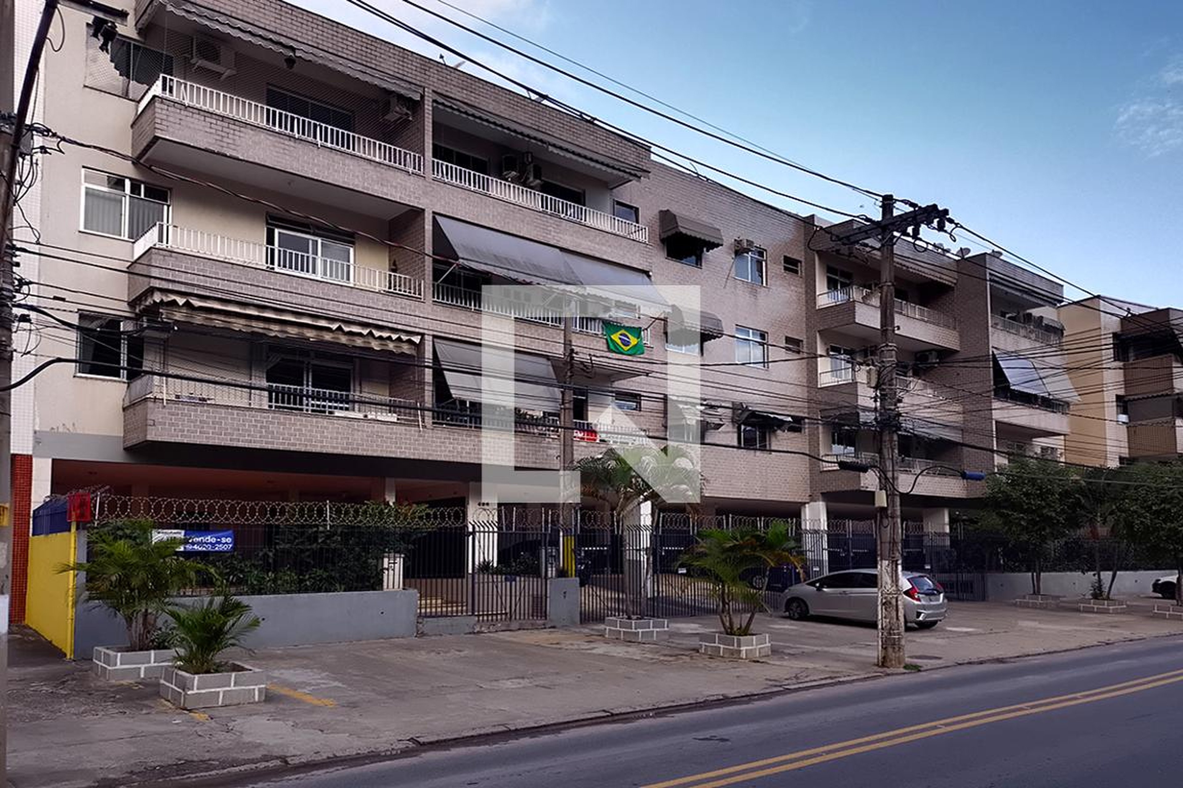 Fachada do Prédio Condomínio em Estrada da Bica, 494