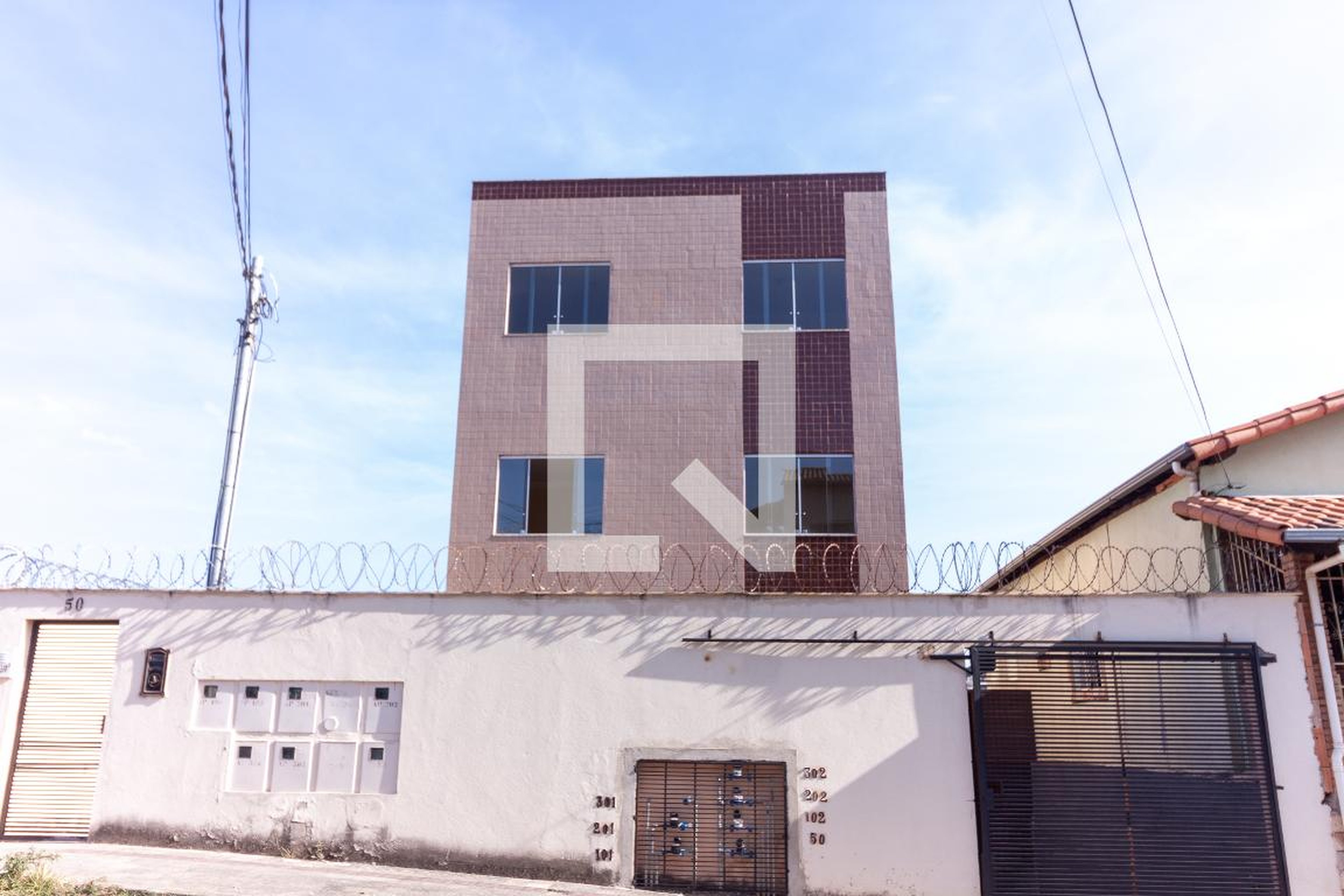 Fachada do Prédio Condomínio em Rua Aderbal Teixeira Rocha, 50