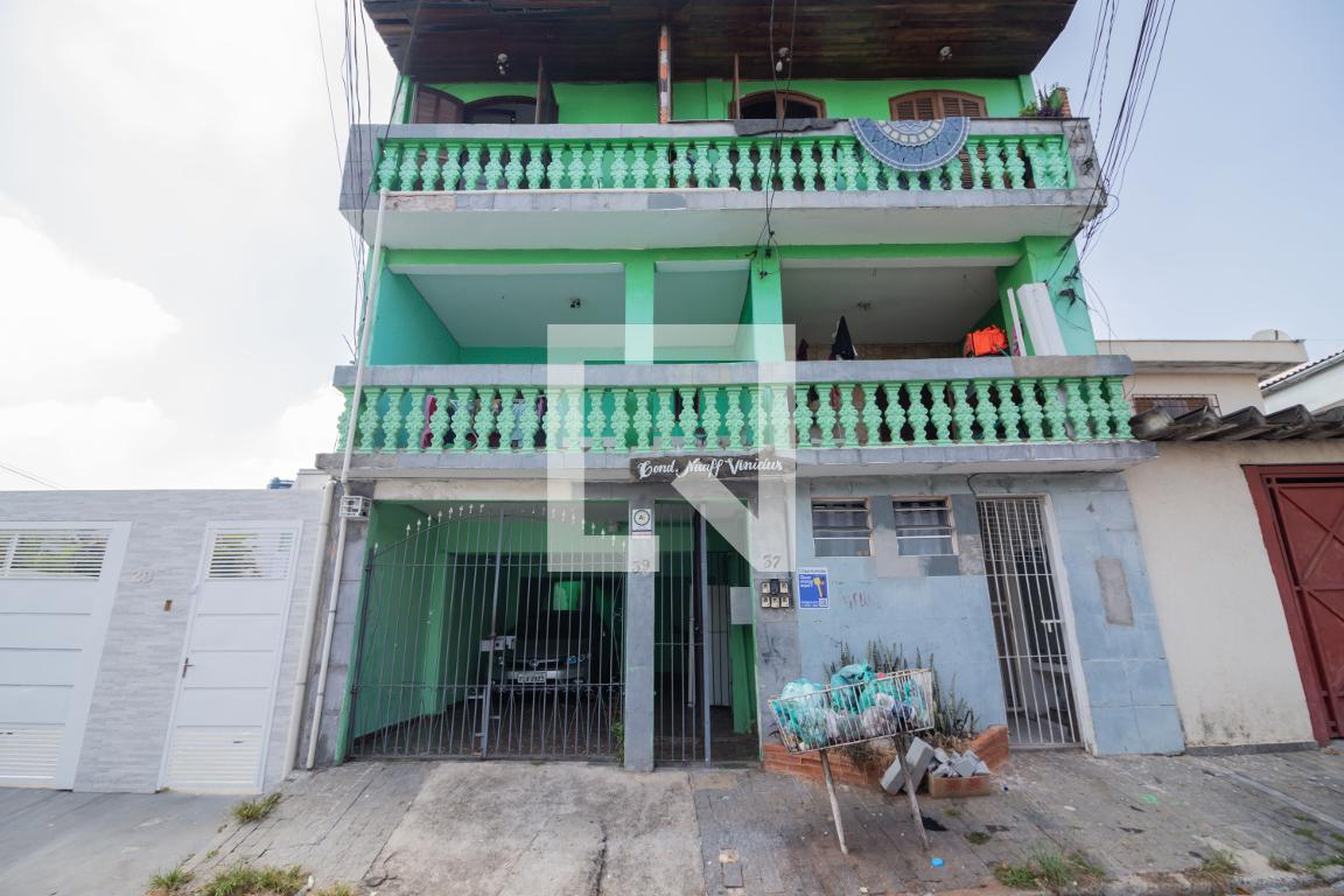 Fachada Condomínio em Rua Antônio Tavares Velho, 37