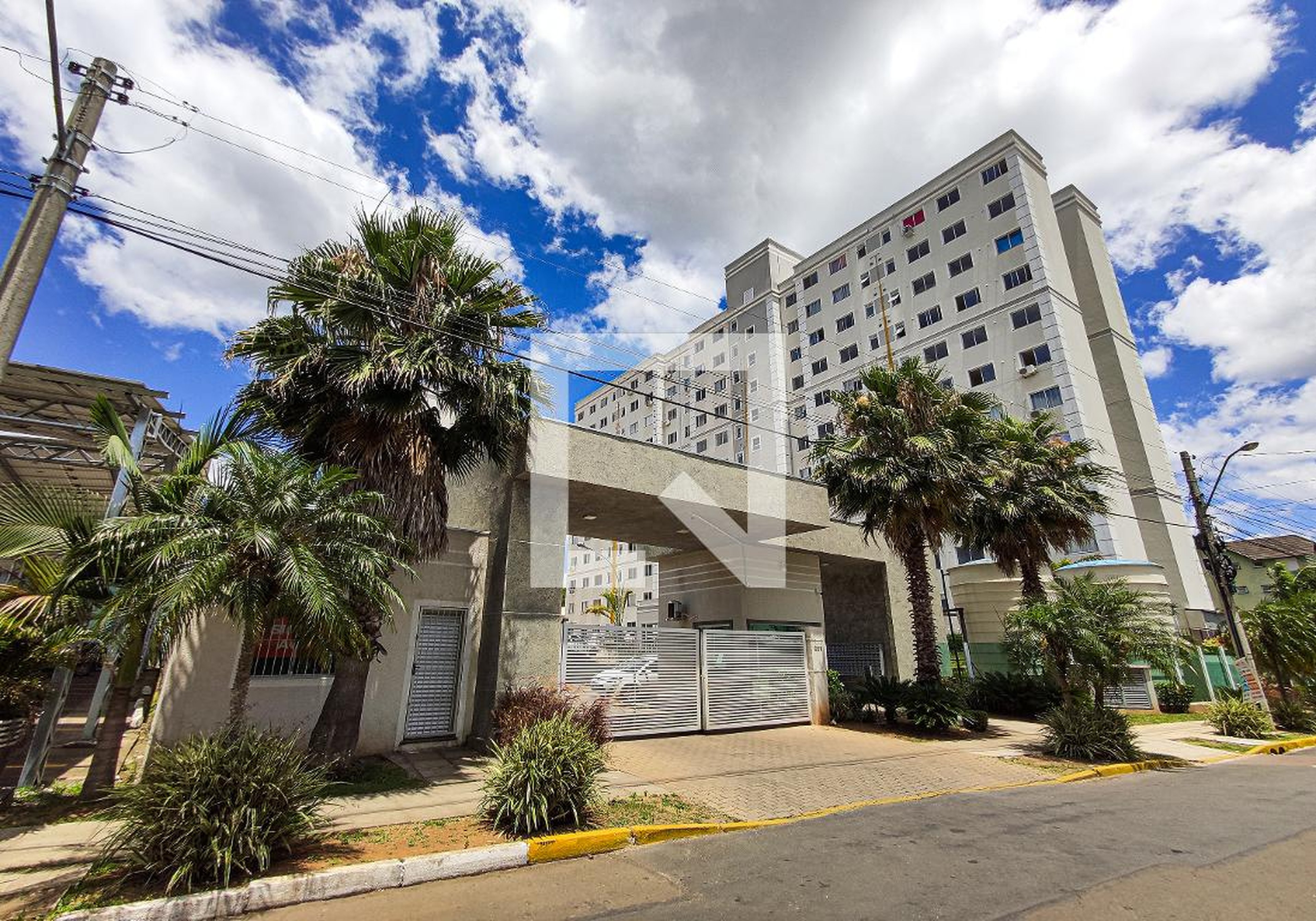 Fachada do Condomínio Condomínio Porto das Palmeiras