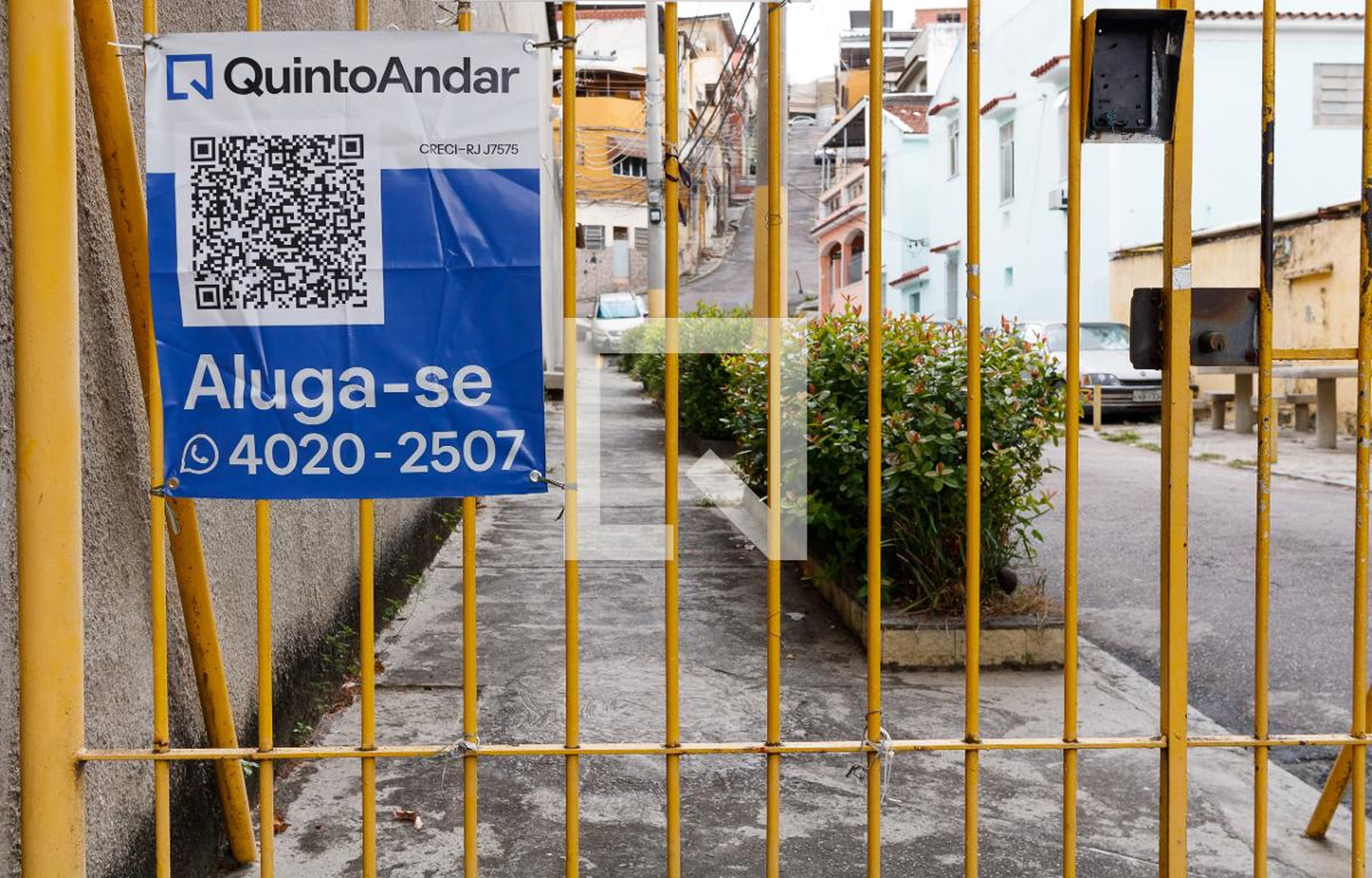 Fachada do Condomínio Condomínio Pilares