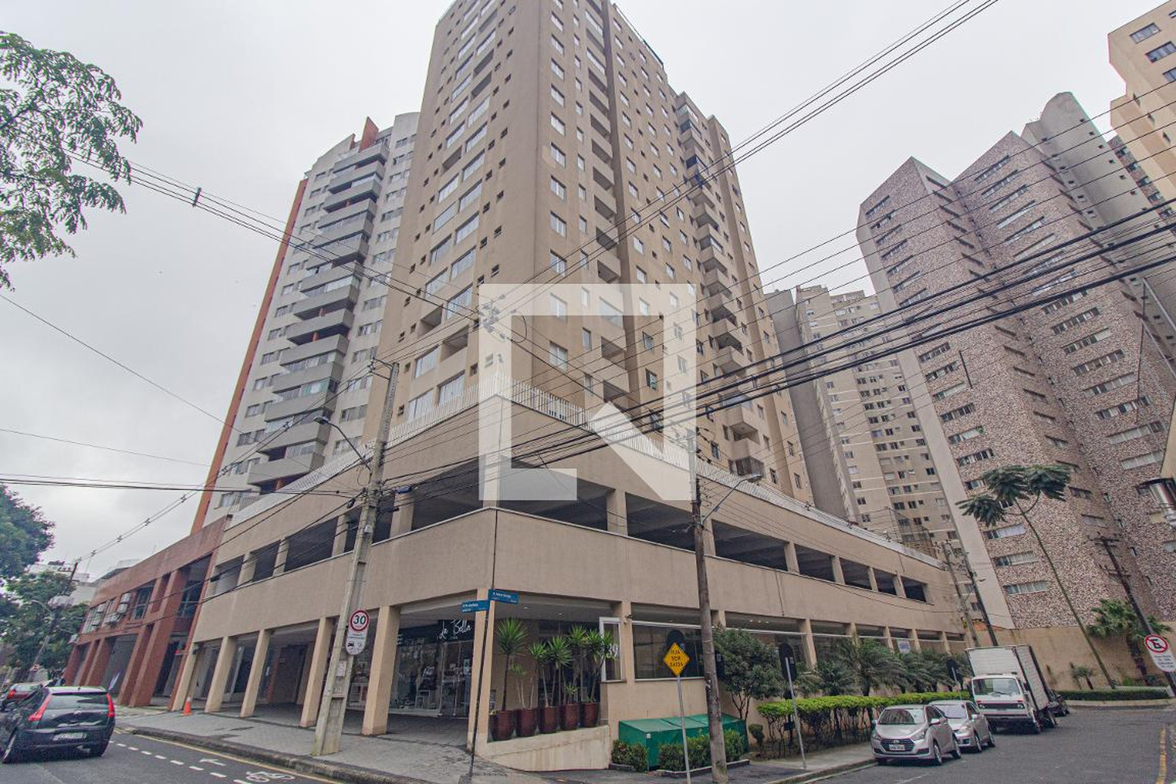 Fachada do Prédio Edifício Parc Champagnat