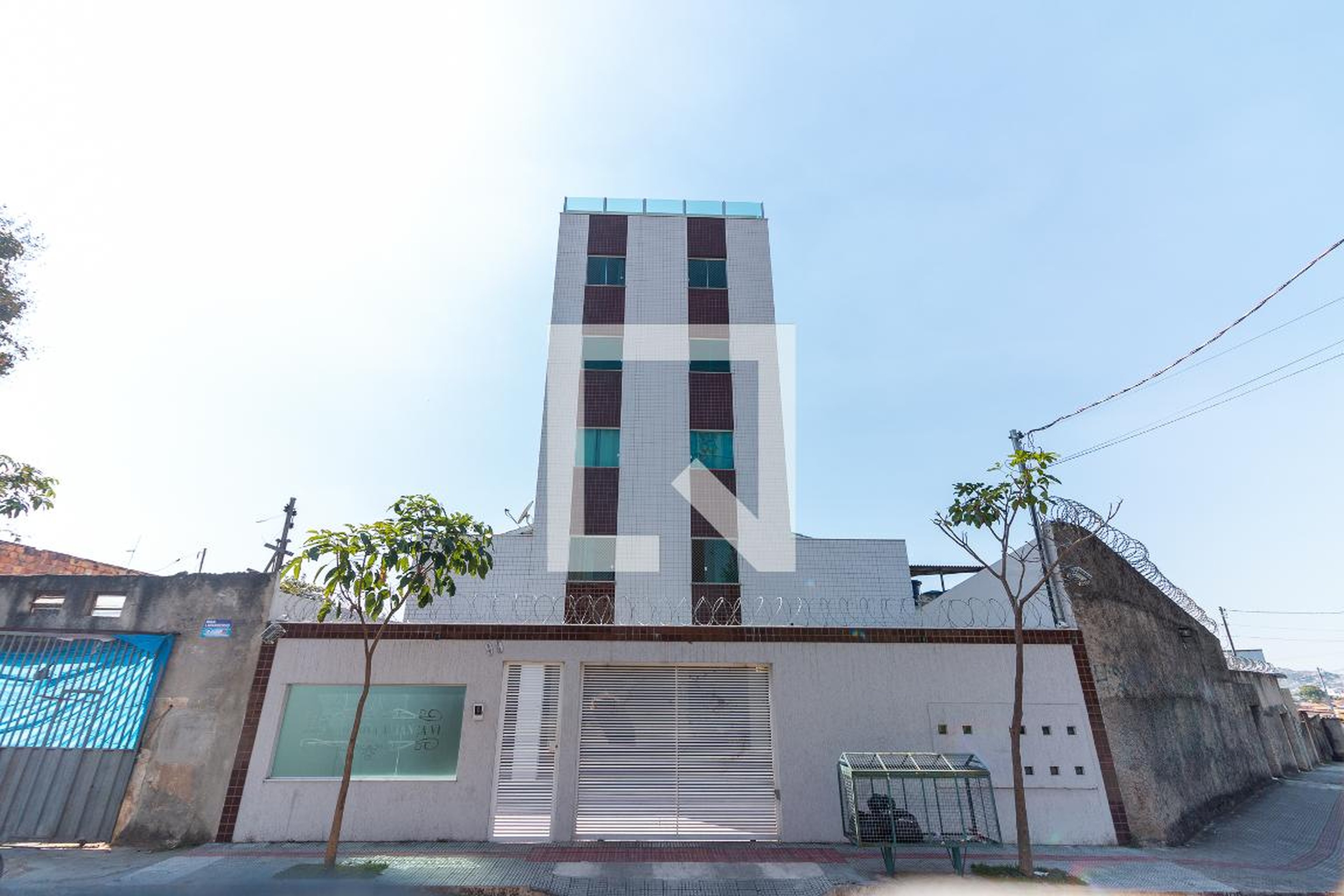 Fachada do Prédio Condomínio em Rua Laranjeiras, 99