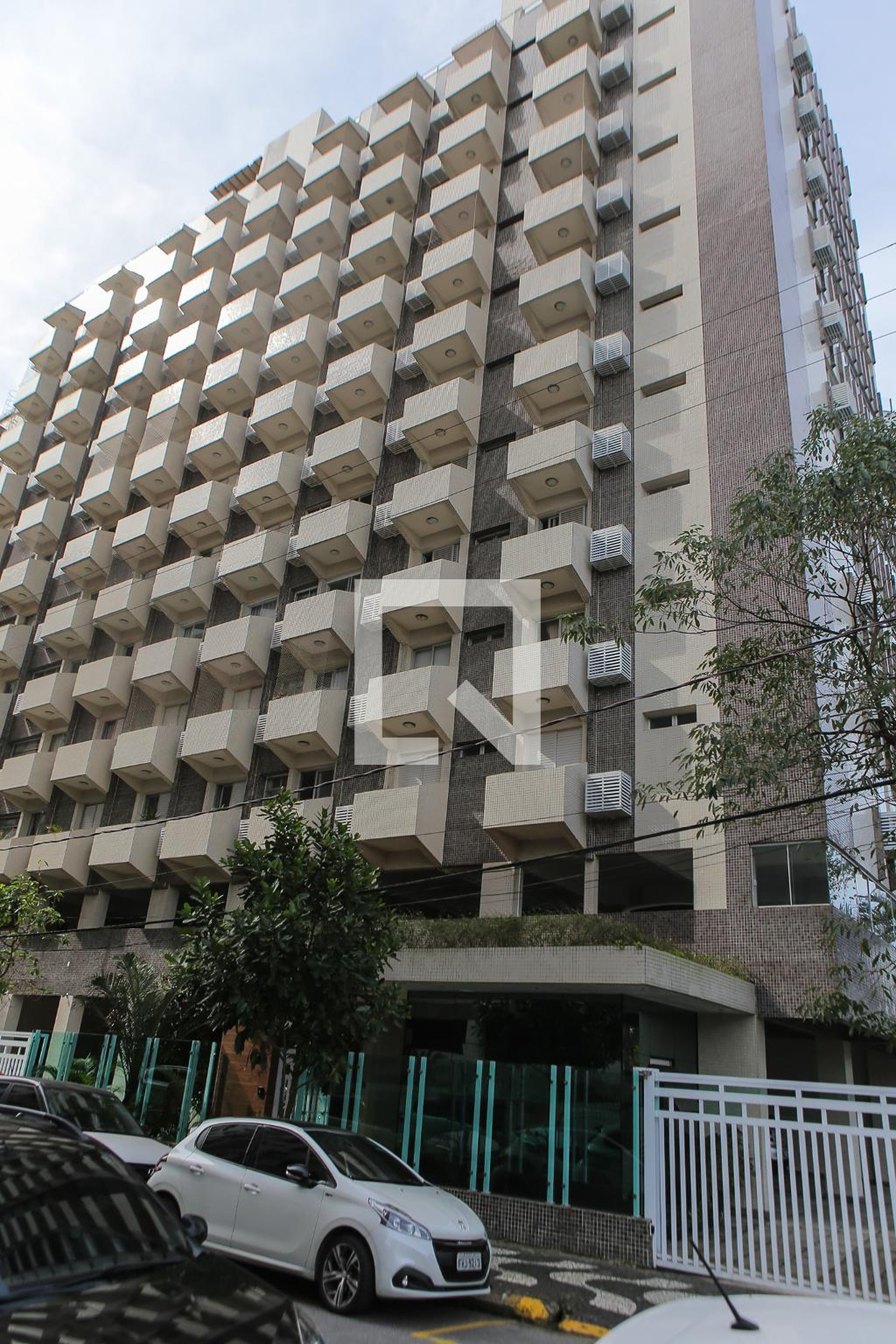 Fachada Condomínio em Rua Dona Anália Franco, 4