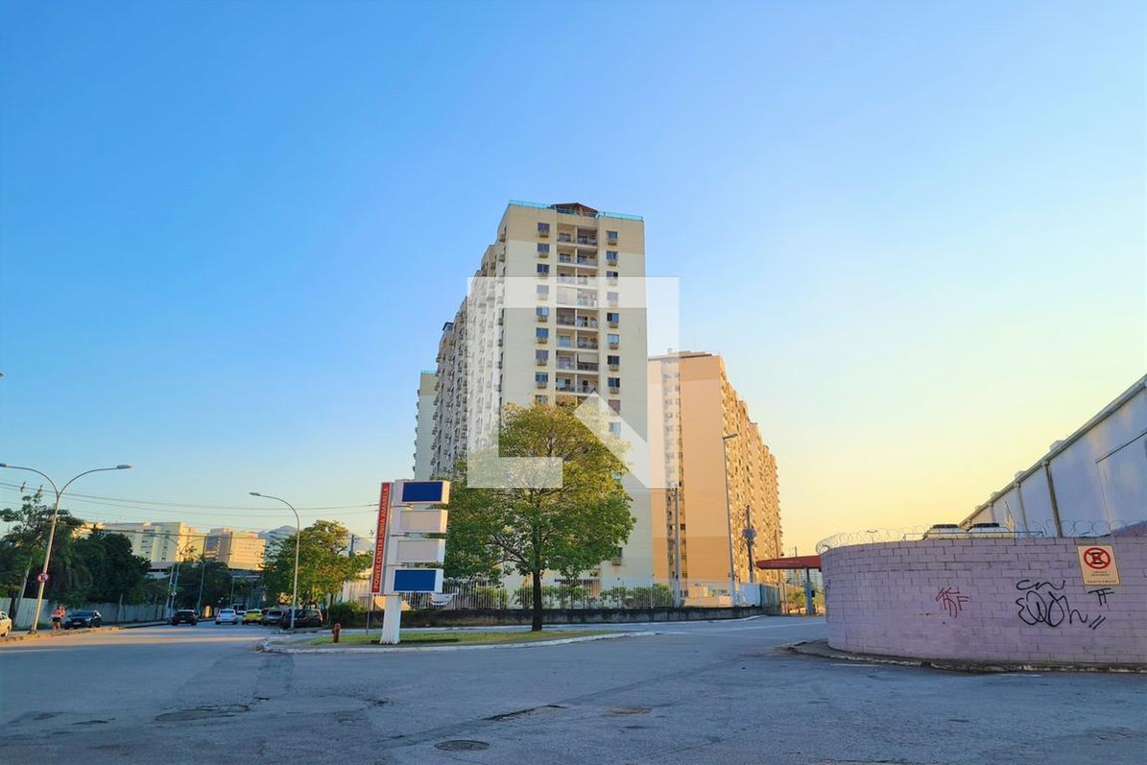 Fachada do Condomínio Condomínio Norte Village