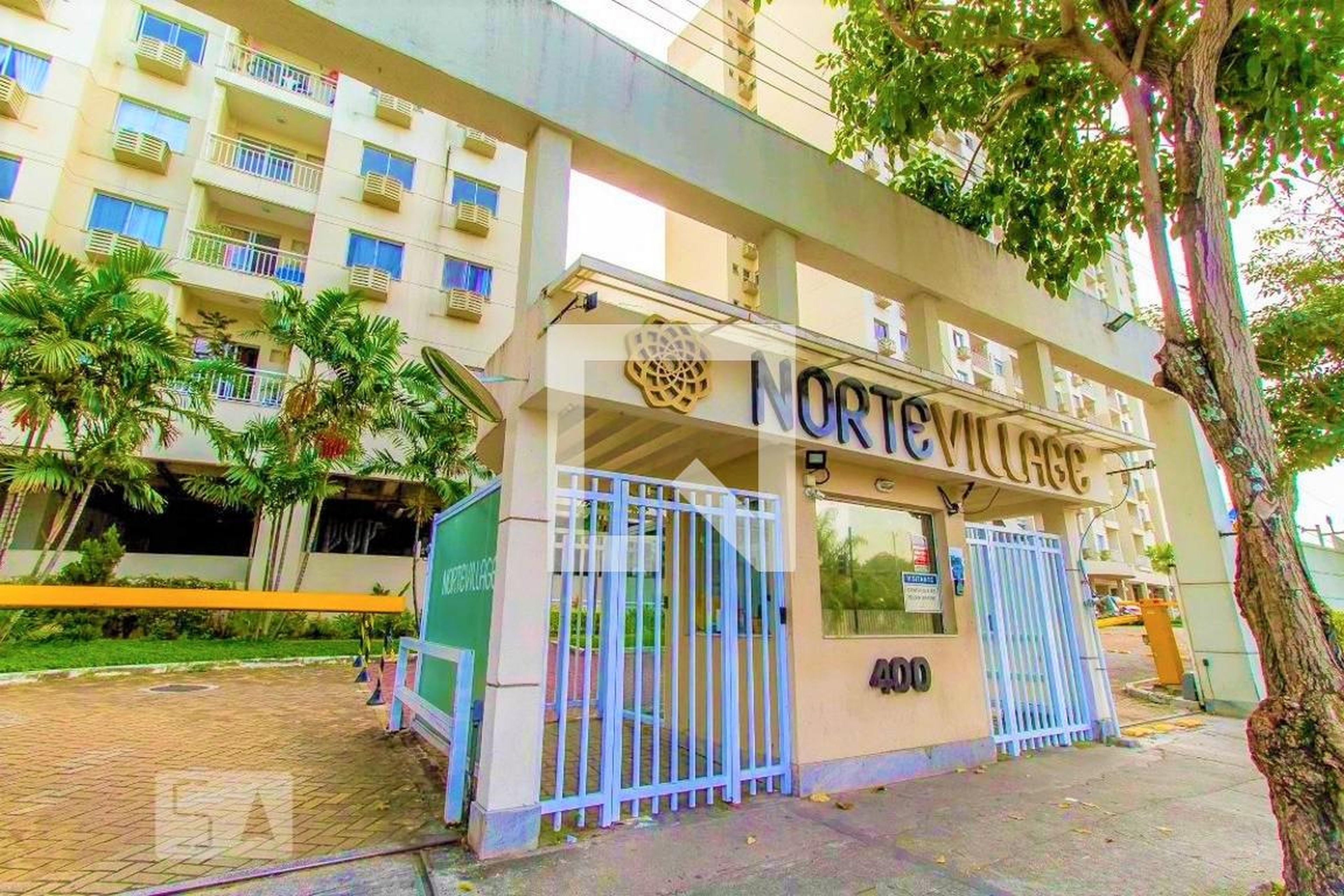 Fachada do Condomínio Condomínio Norte Village