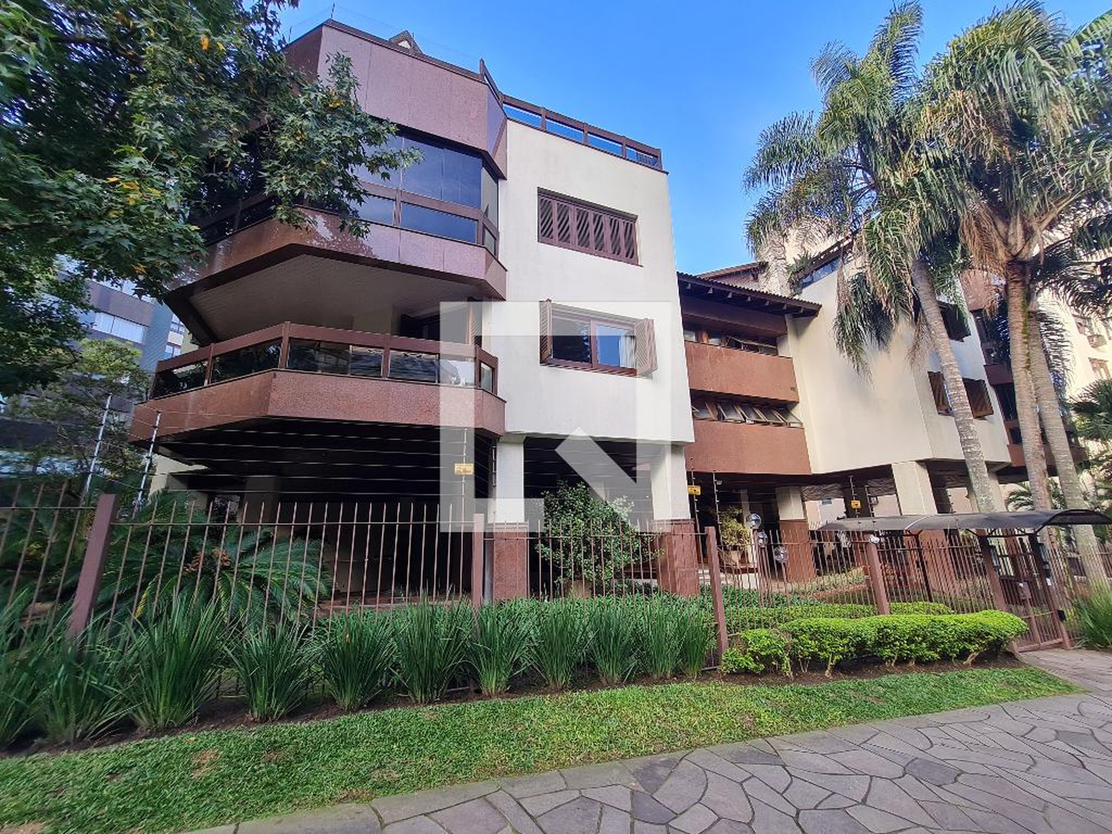 Fachada do Condomínio Condomínio Don Perignon