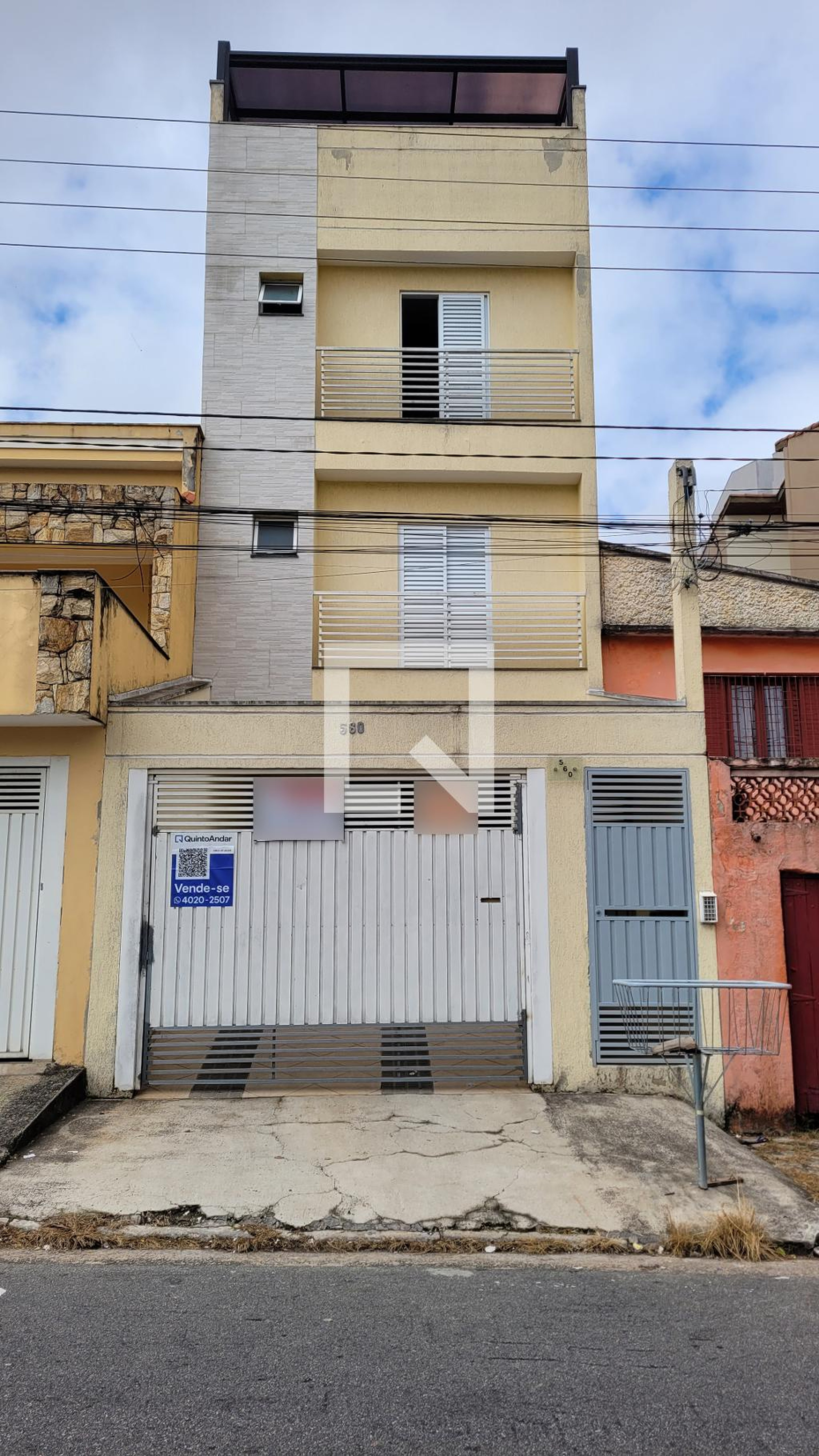 Fachada Condomínio em Rua Laureano, 560