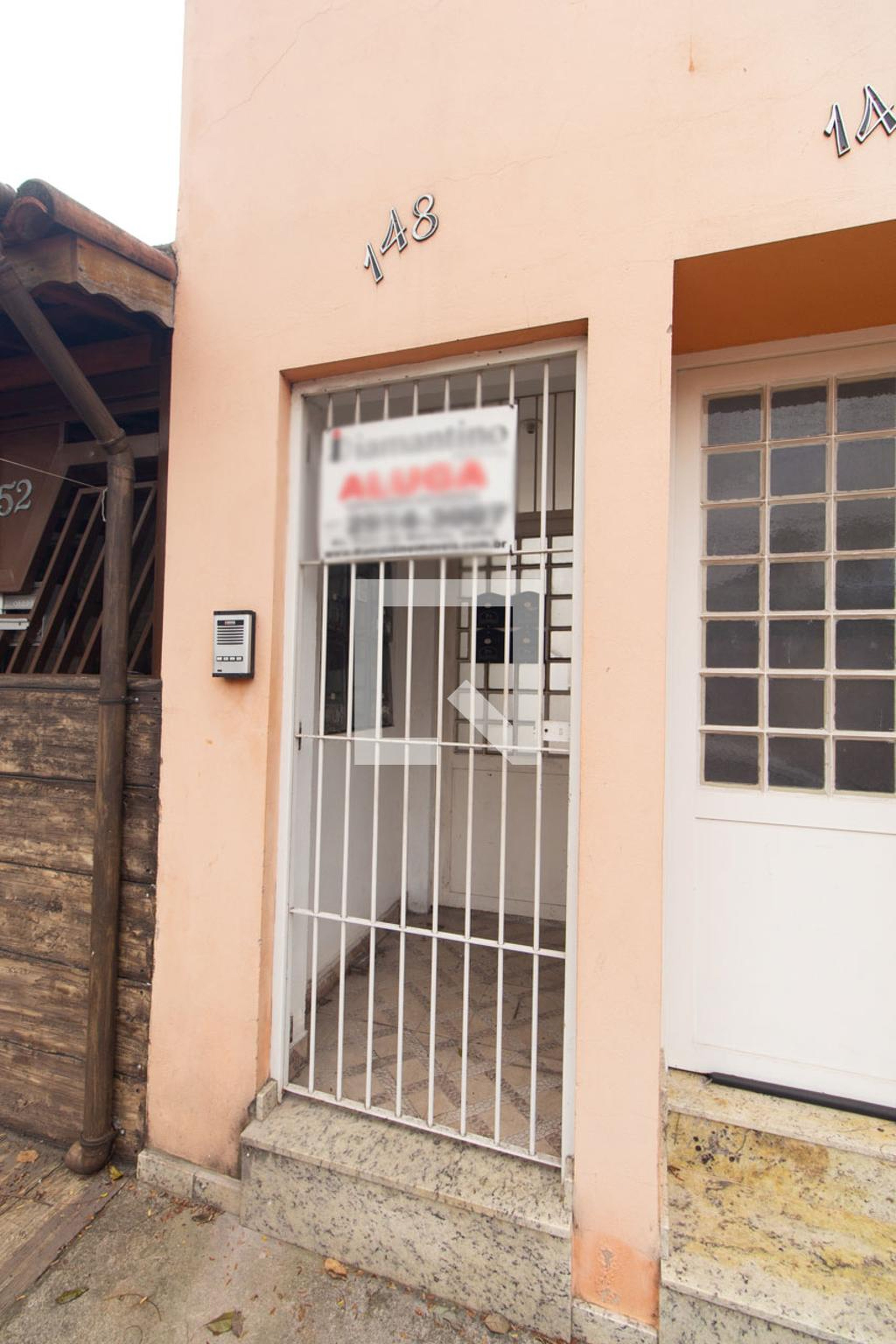 Fachada Condomínio em Rua Coelho Barradas, 148