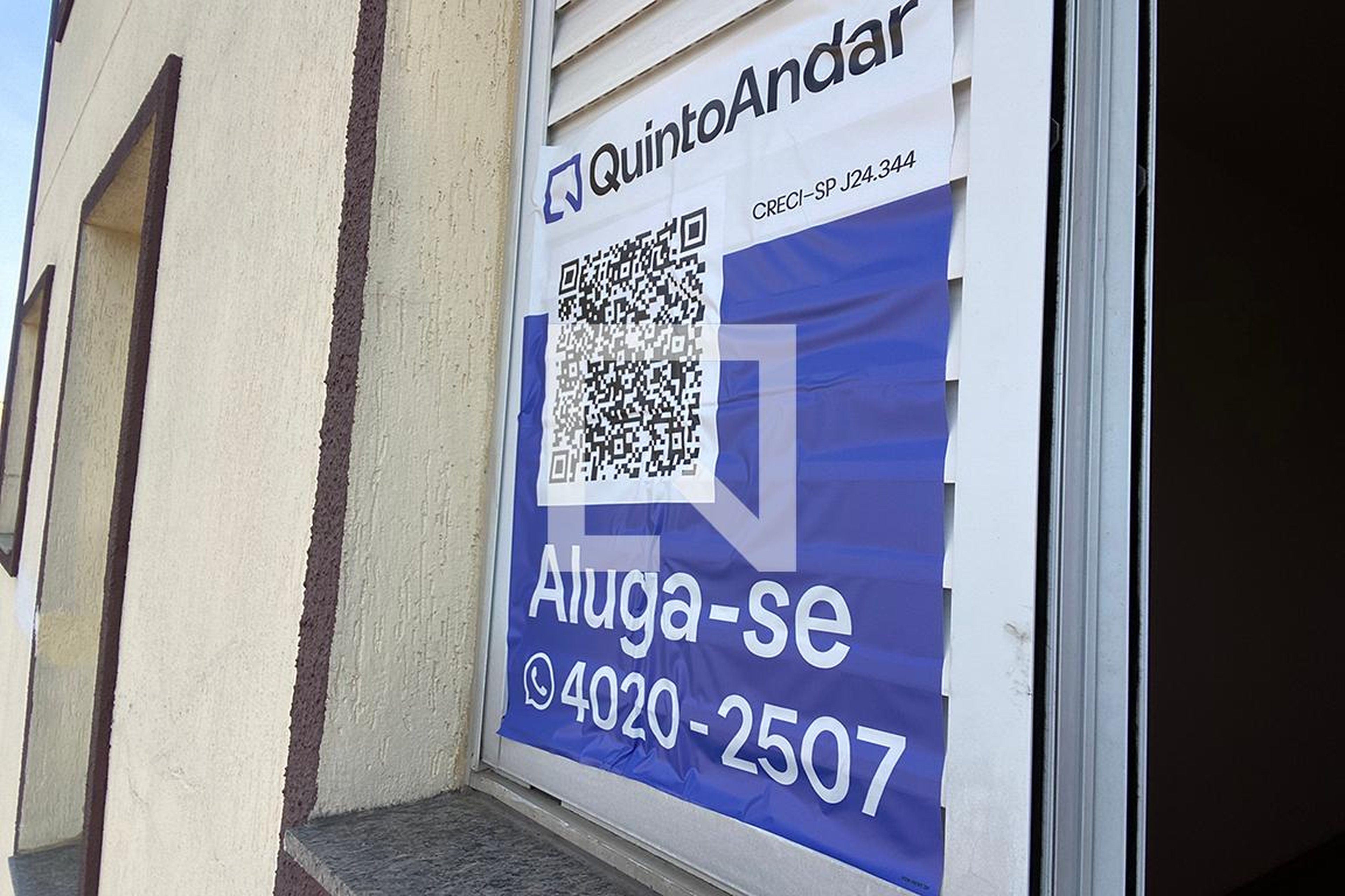 Fachada Condomínio em Rua Campos do Jordão, 43