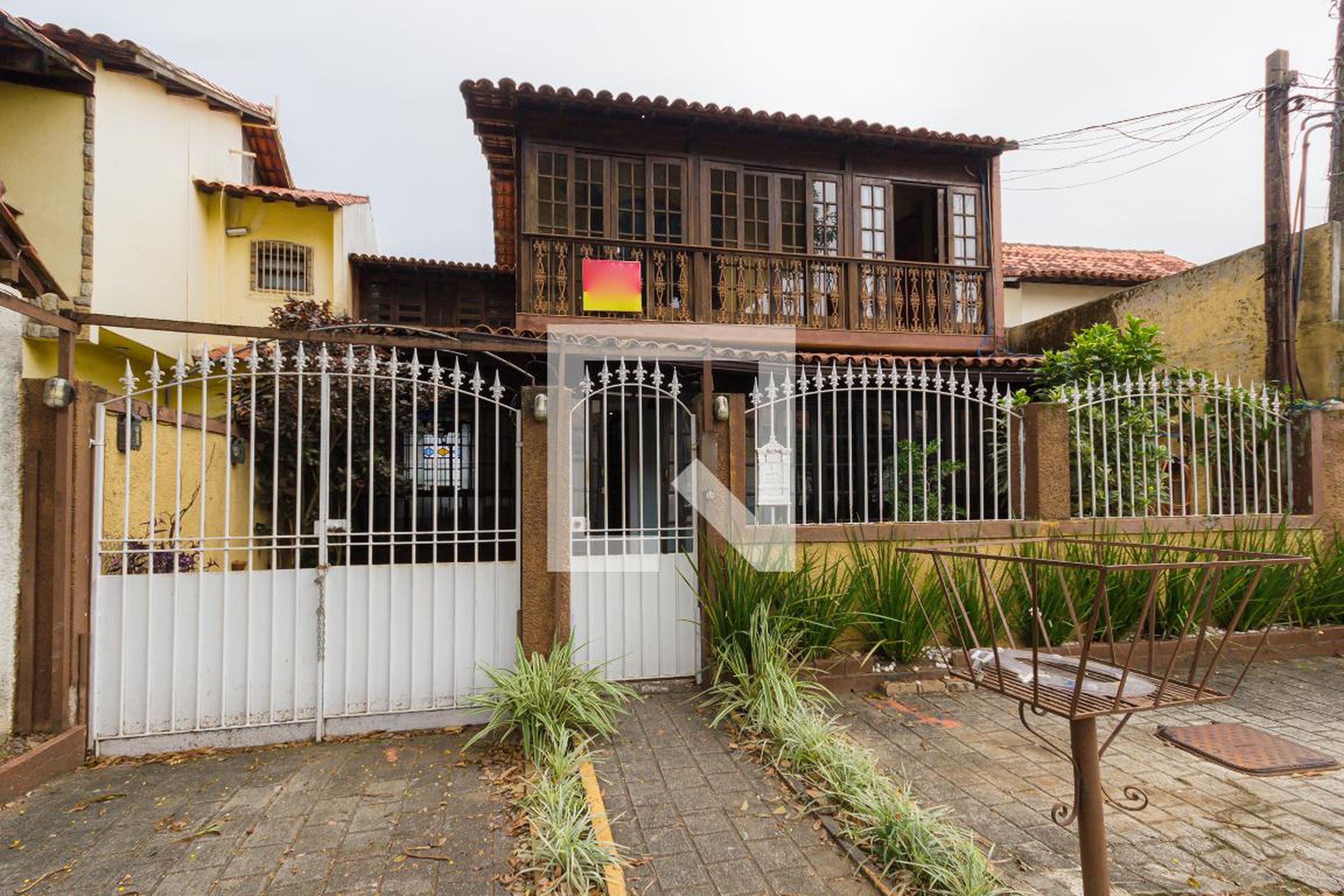 Fachada Condomínio em Rua das Valsas, 126