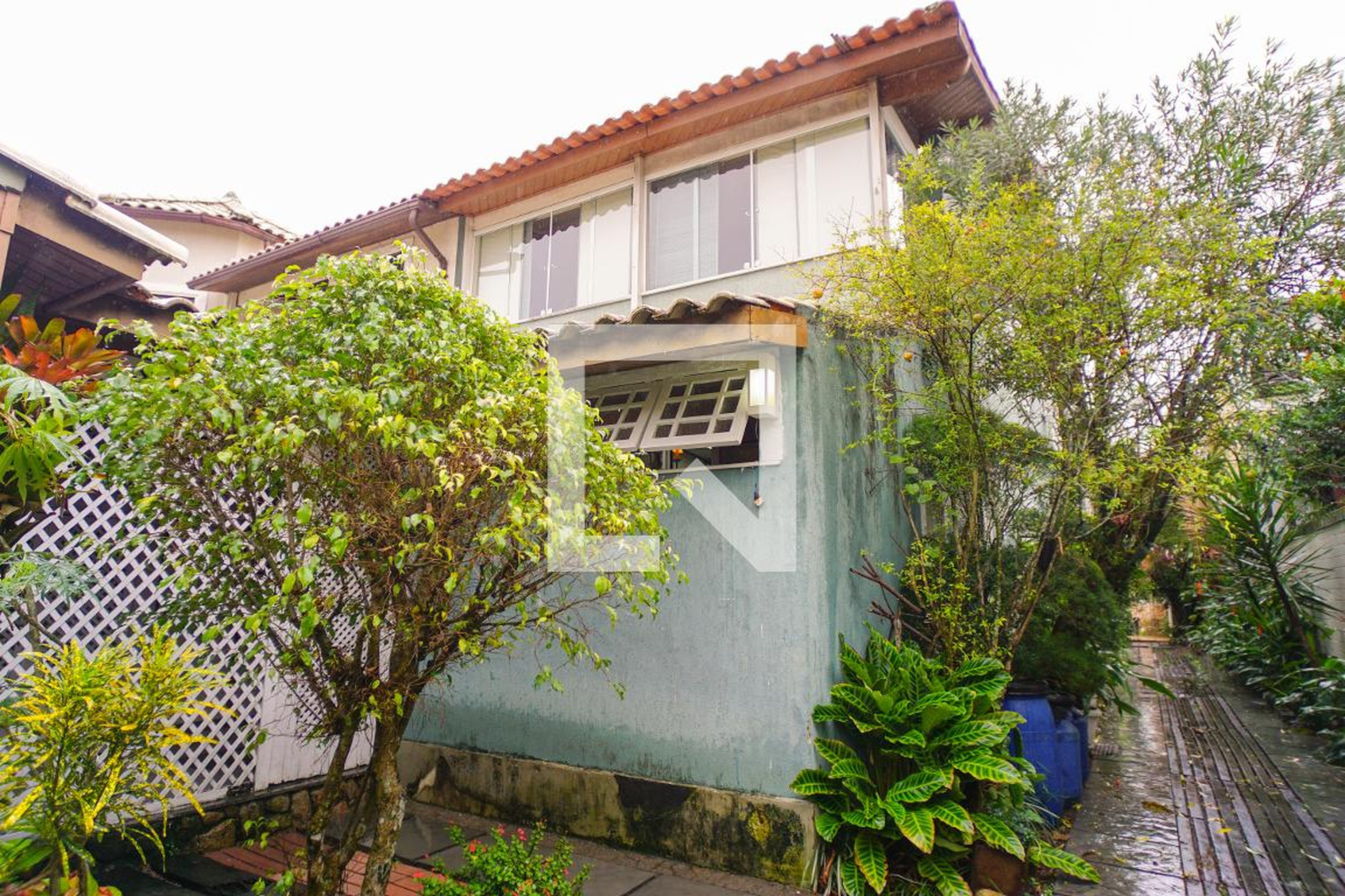 Fachada Condomínio em Rua Bento Fernandes Ribeiro, 55