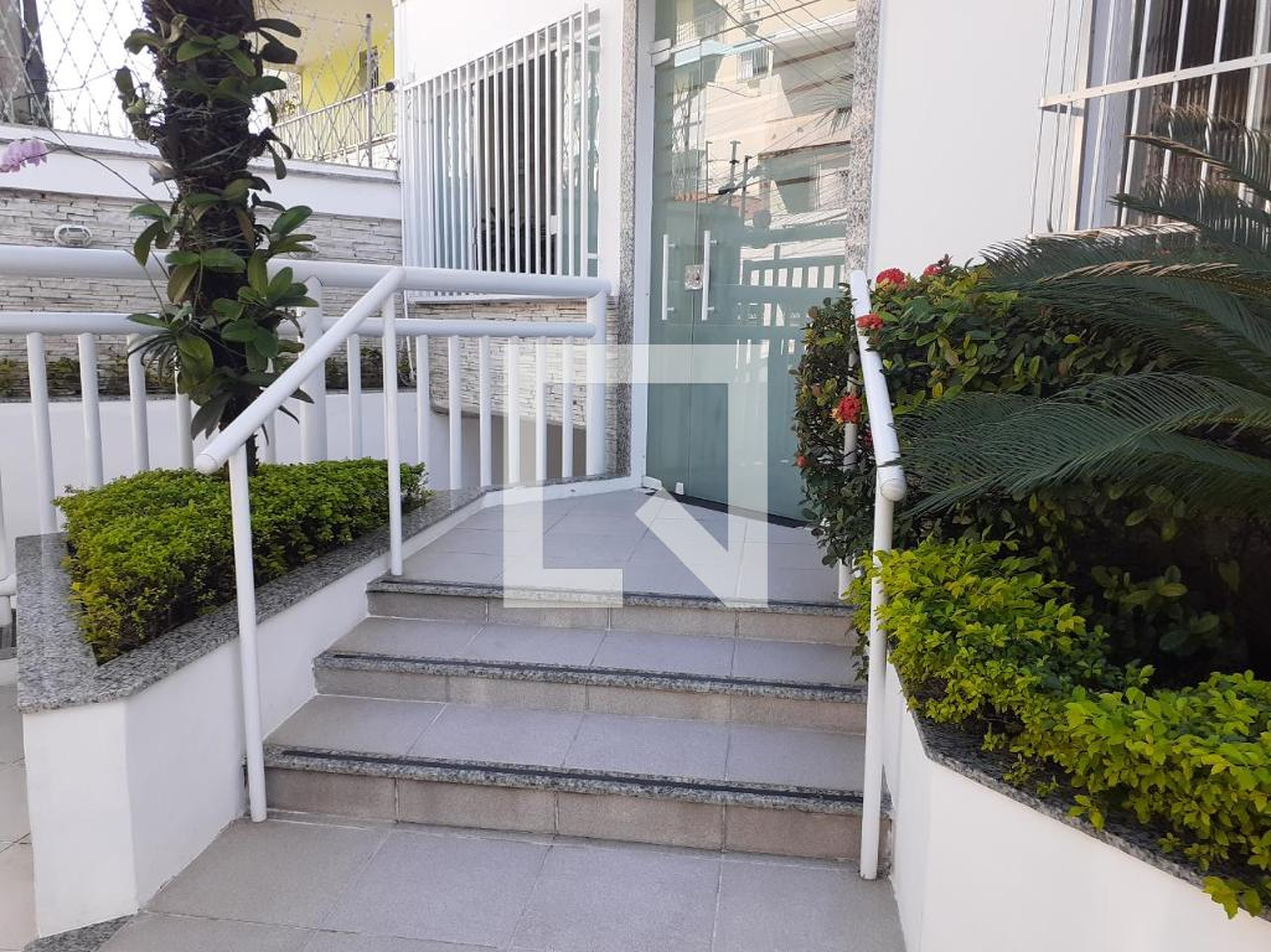 Fachada Condomínio em Rua Cônego Tobias, 210