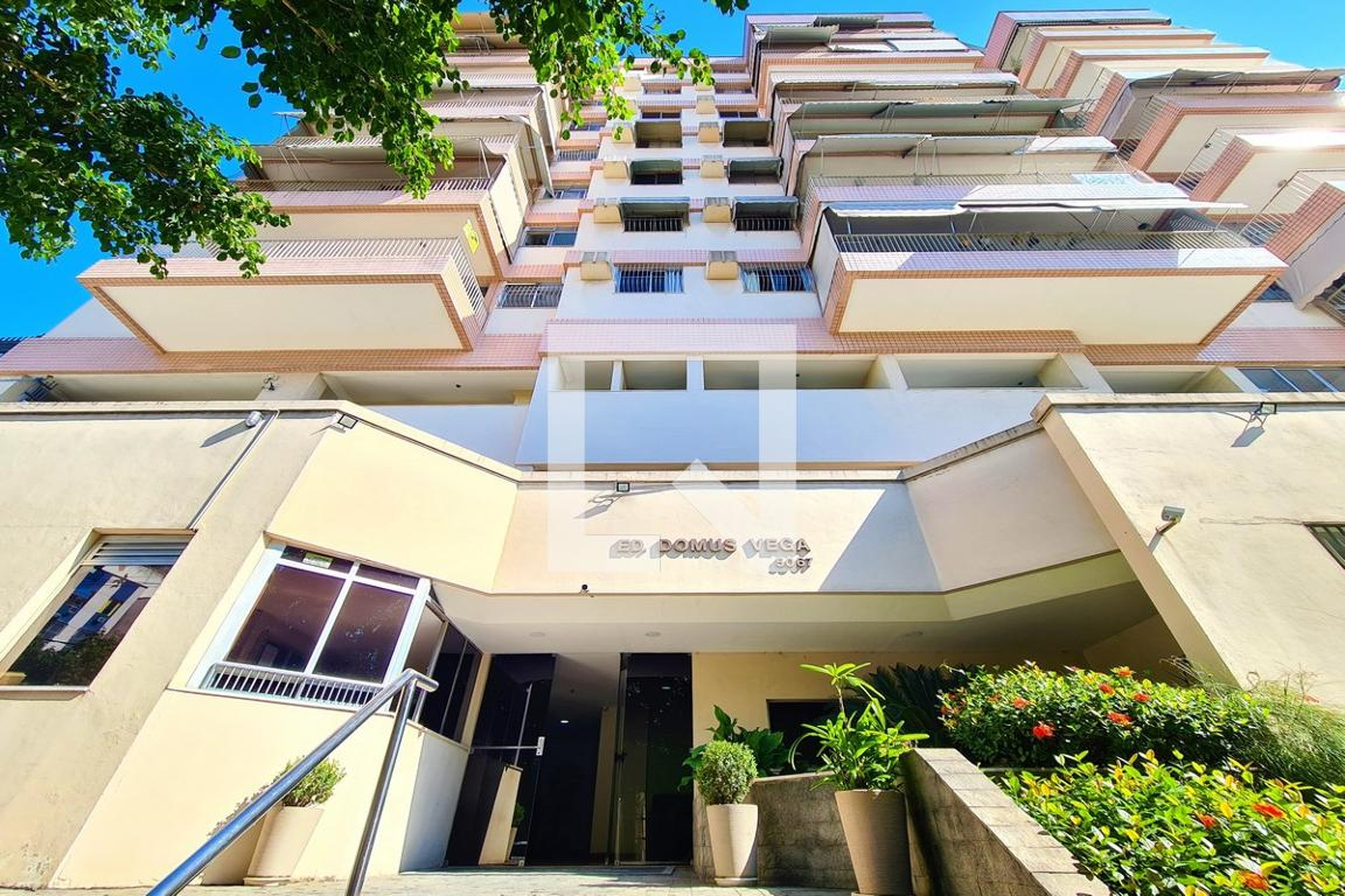 Fachada Condomínio em Rua Odorico Mendes, 5067